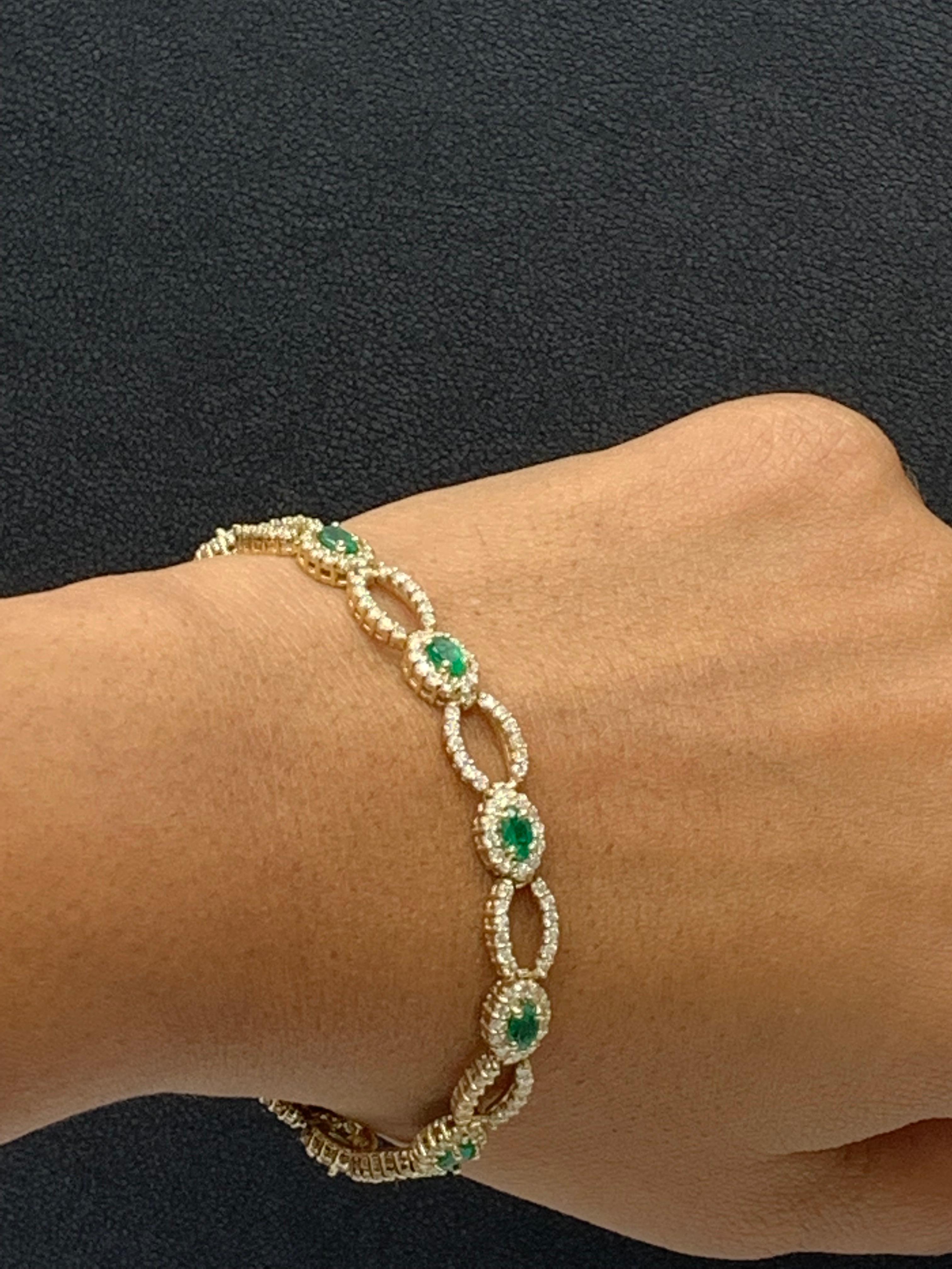 Open-Work 2.13 Carat Emerald and Diamond Bracelet in 14K Yellow Gold For Sale 6