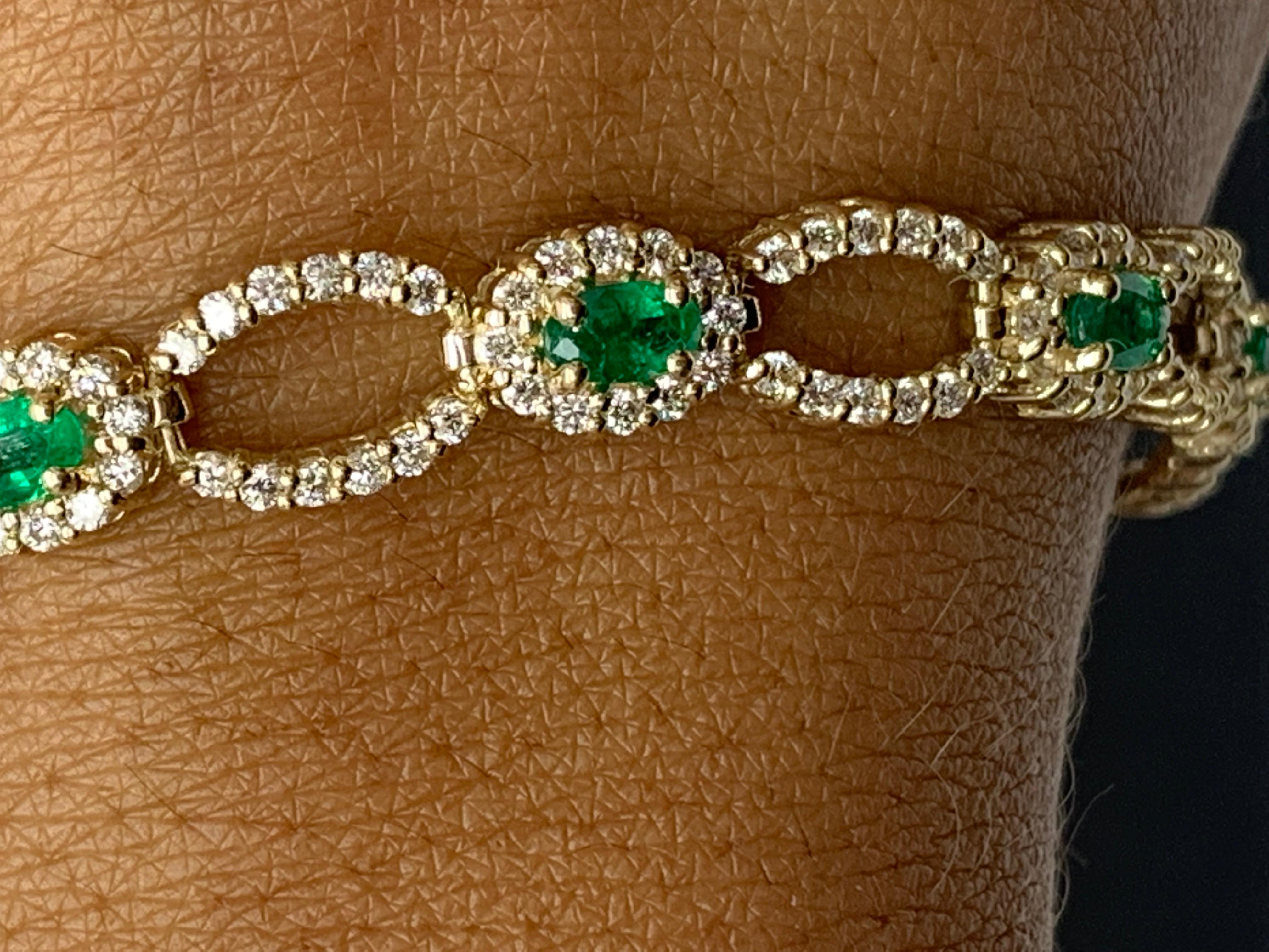 Open-Work 2.13 Carat Emerald and Diamond Bracelet in 14K Yellow Gold For Sale 9