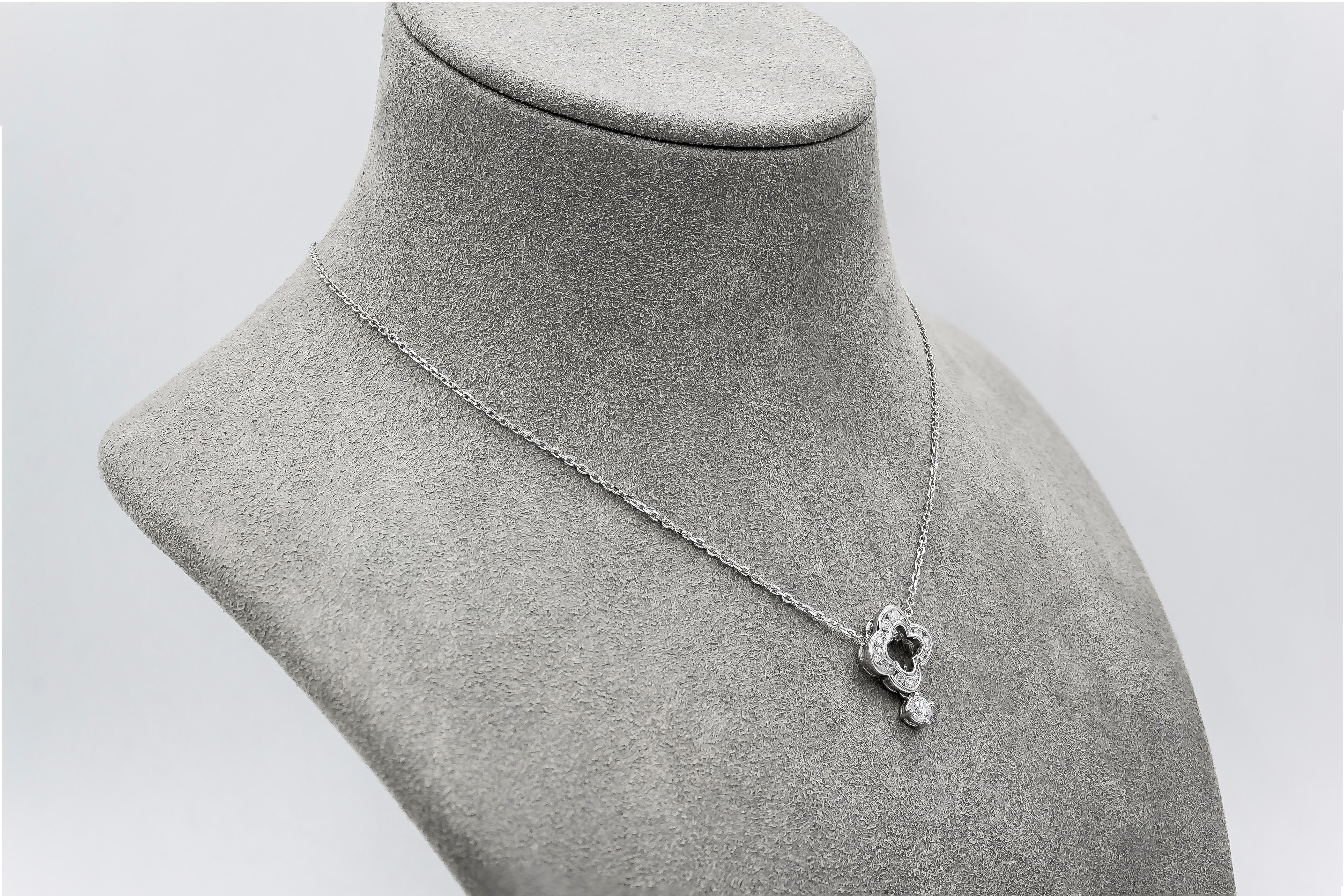 Contemporary  Roman Malakov 0.57 Carats Total Brilliant Round Diamond Clover Pendant Necklace For Sale