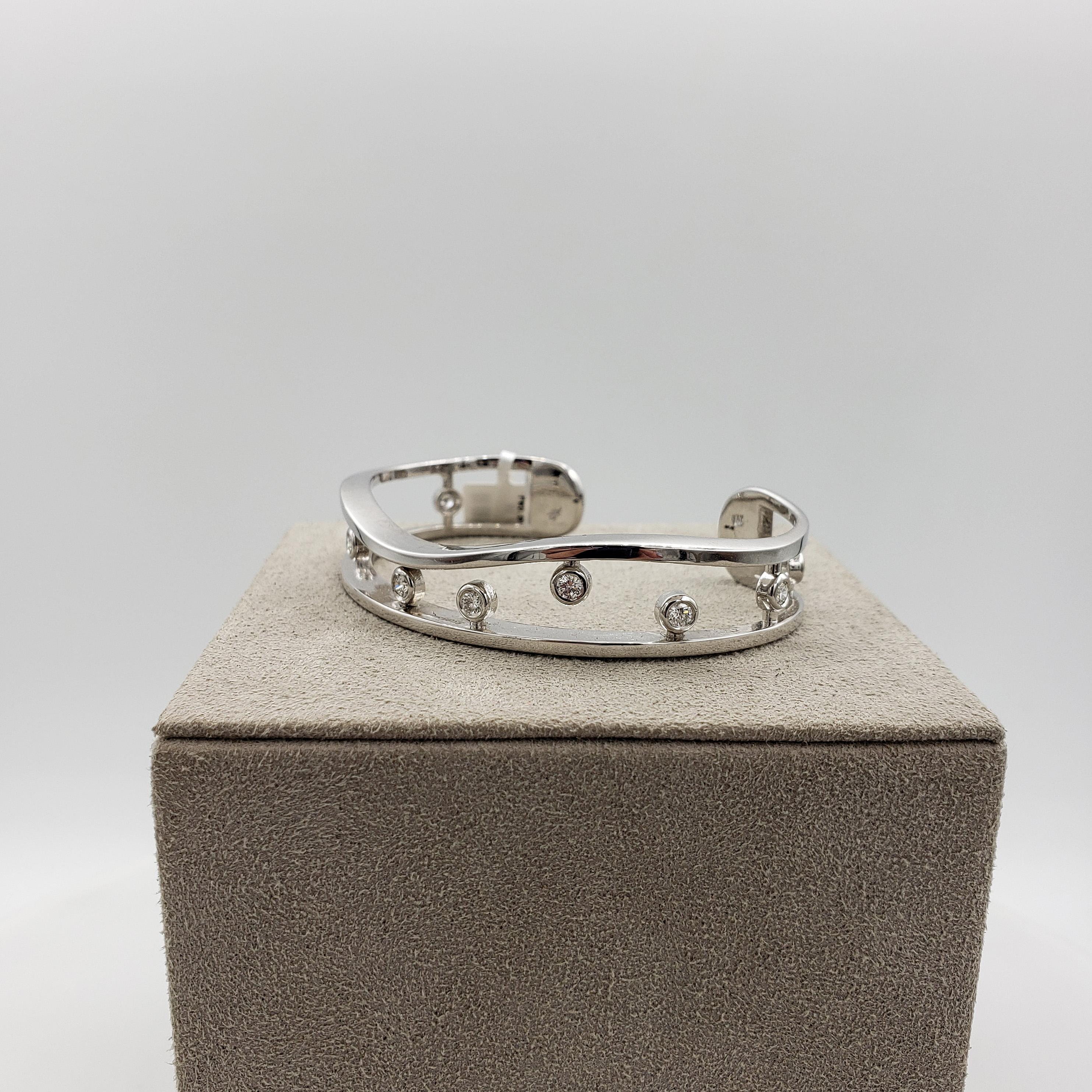 Contemporary Roman Malakov 0.65 Carats Total Brilliant Round Diamond Bezel Set Cuff Bracelet For Sale