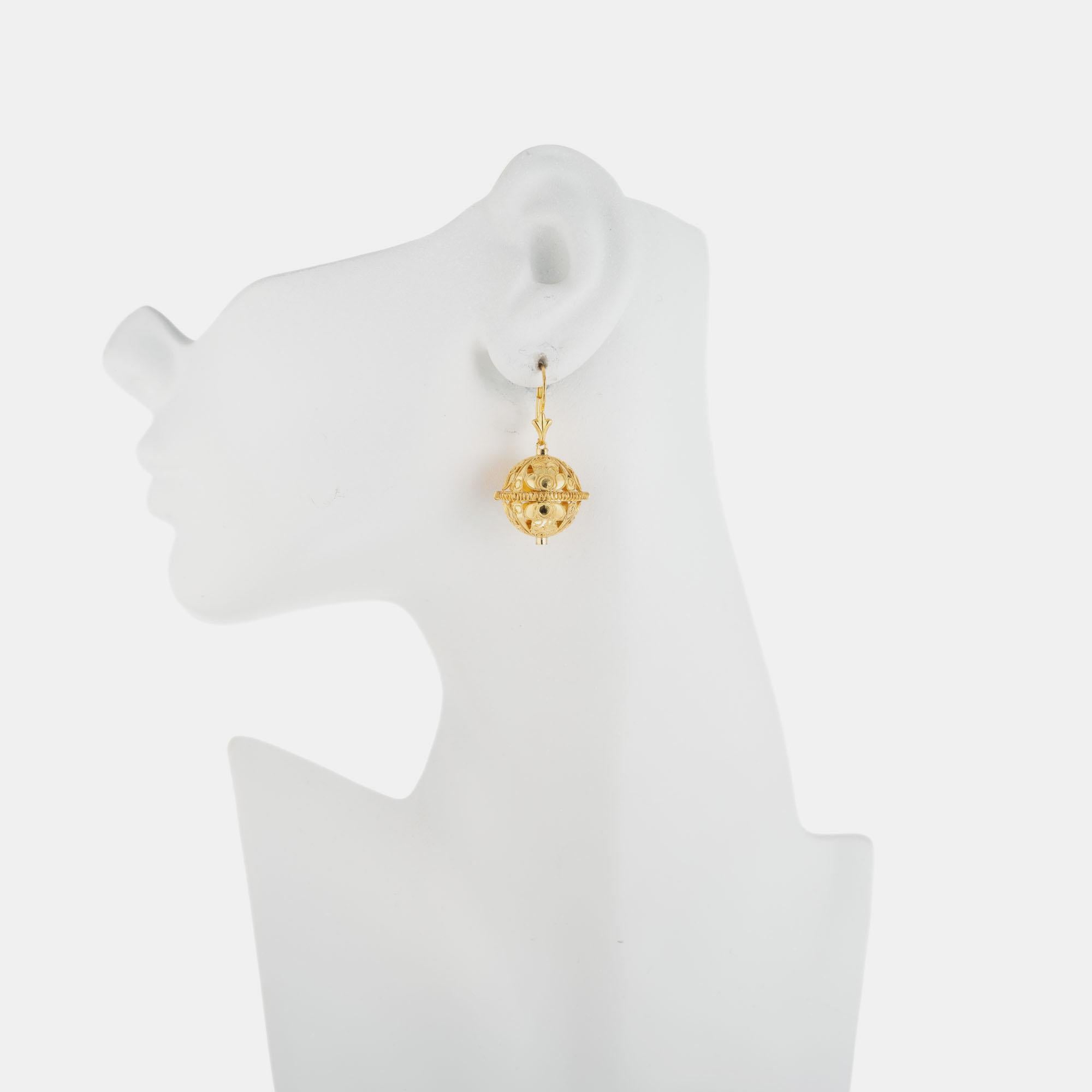Open Work Yellow Gold Ball Dangle Earrings In Excellent Condition For Sale In Stamford, CT