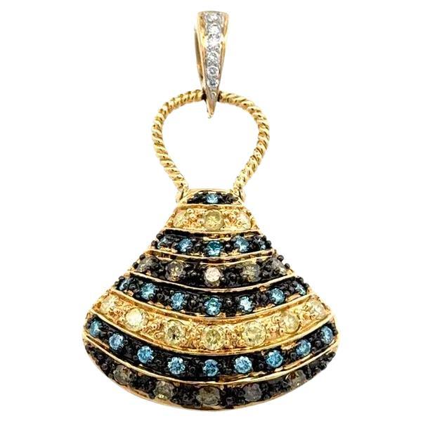 Pendentif en or vintage avec coquille de palourde ouverte, diamant naturel et traité