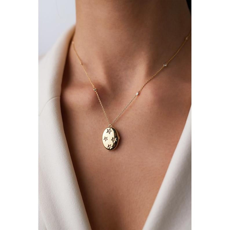 Taille ronde Collier médaillon ouvert pour anniversaire, en or massif 14 carats et diamants, cadeau unique en vente