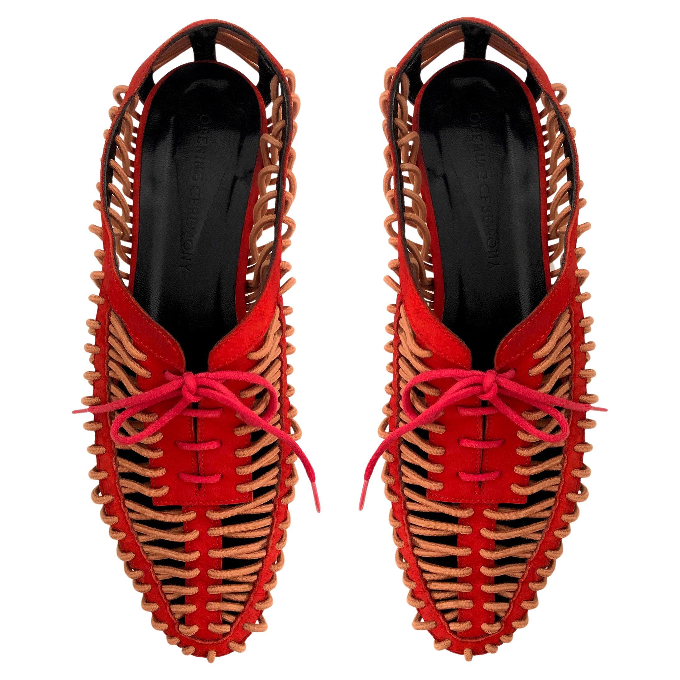 Scarpe Opening Ceremony - Pelle scamosciata rossa ed elastica marrone - Tacchi di legno - EU 39 / UK 6 in vendita