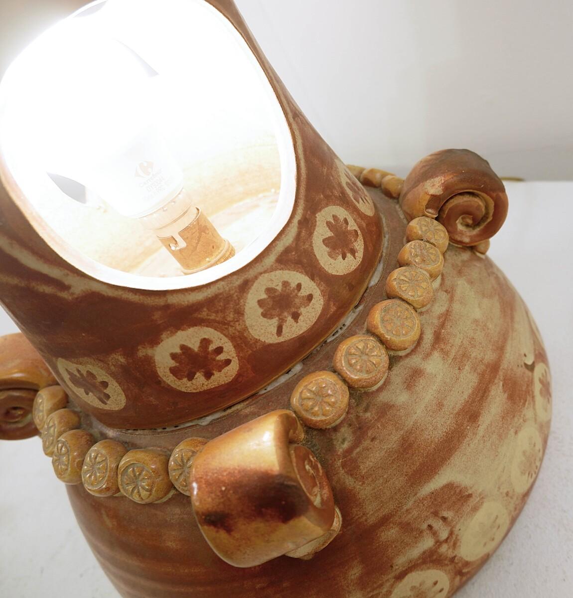 Lampe de table en céramique Vallauris à fleurs ajourées en vente 2
