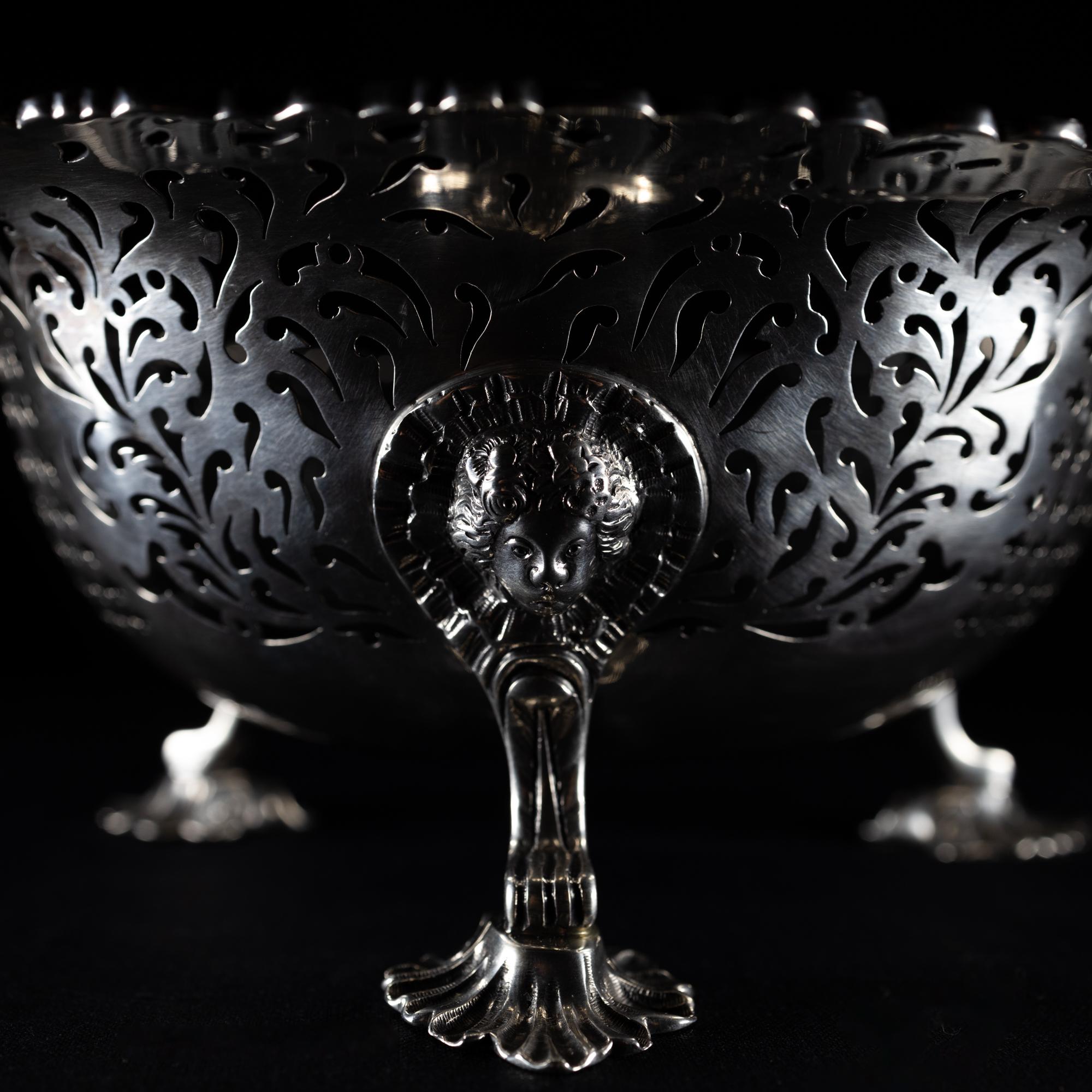 English Openwork Silver basket, Master Chas. Wright, London 1771 For Sale