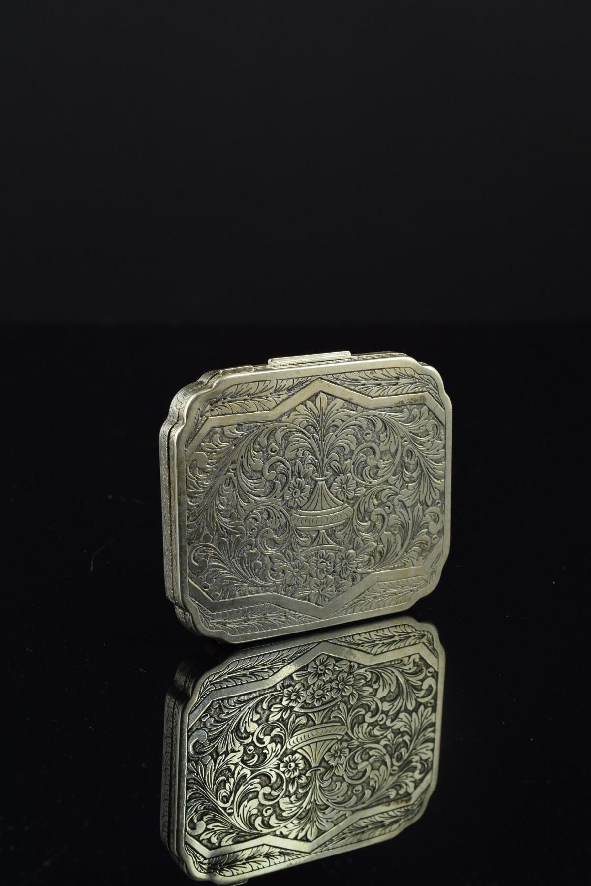 Silberkästchen mit durchbrochener Schachtel, 19. Jahrhundert (Europäisch)