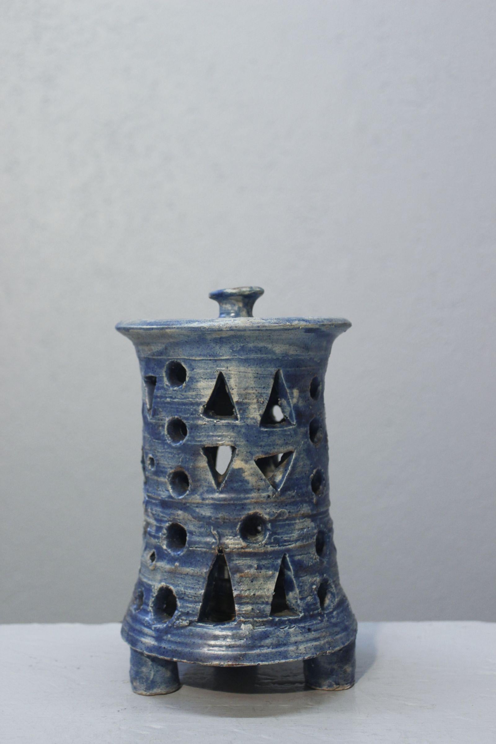 XX secolo Lampada in ceramica vintage traforata, Francia, anni '50 in vendita