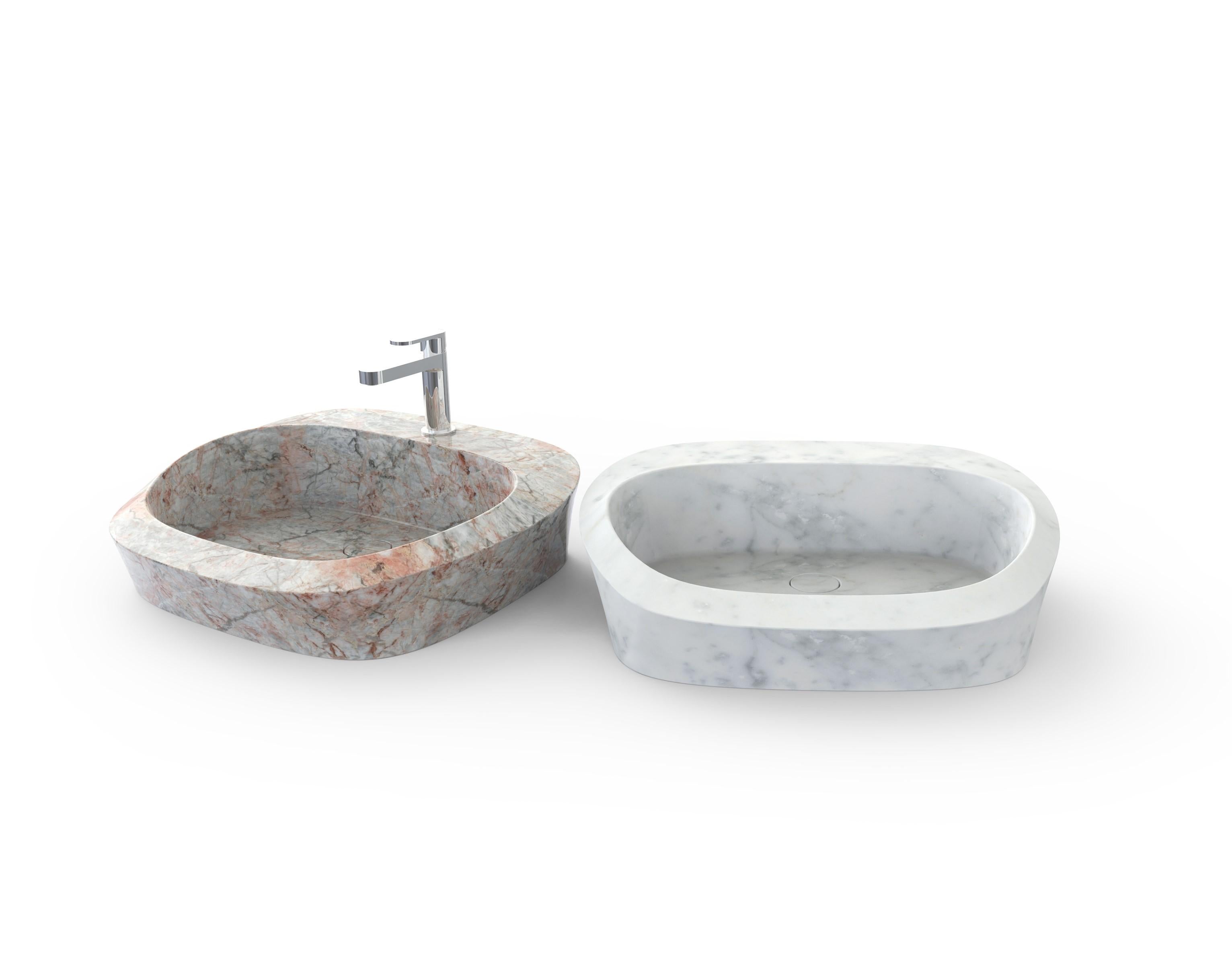 Opera Juliet washbasin by Marmi Serafini
Materials: Fior di Pesco Carnico marble.
Dimensions: D 48 x W 58 x H 17 cm
Available in other marbles.
Tap not included.

One of the most beloved operas set in stone and following the storylines of the most