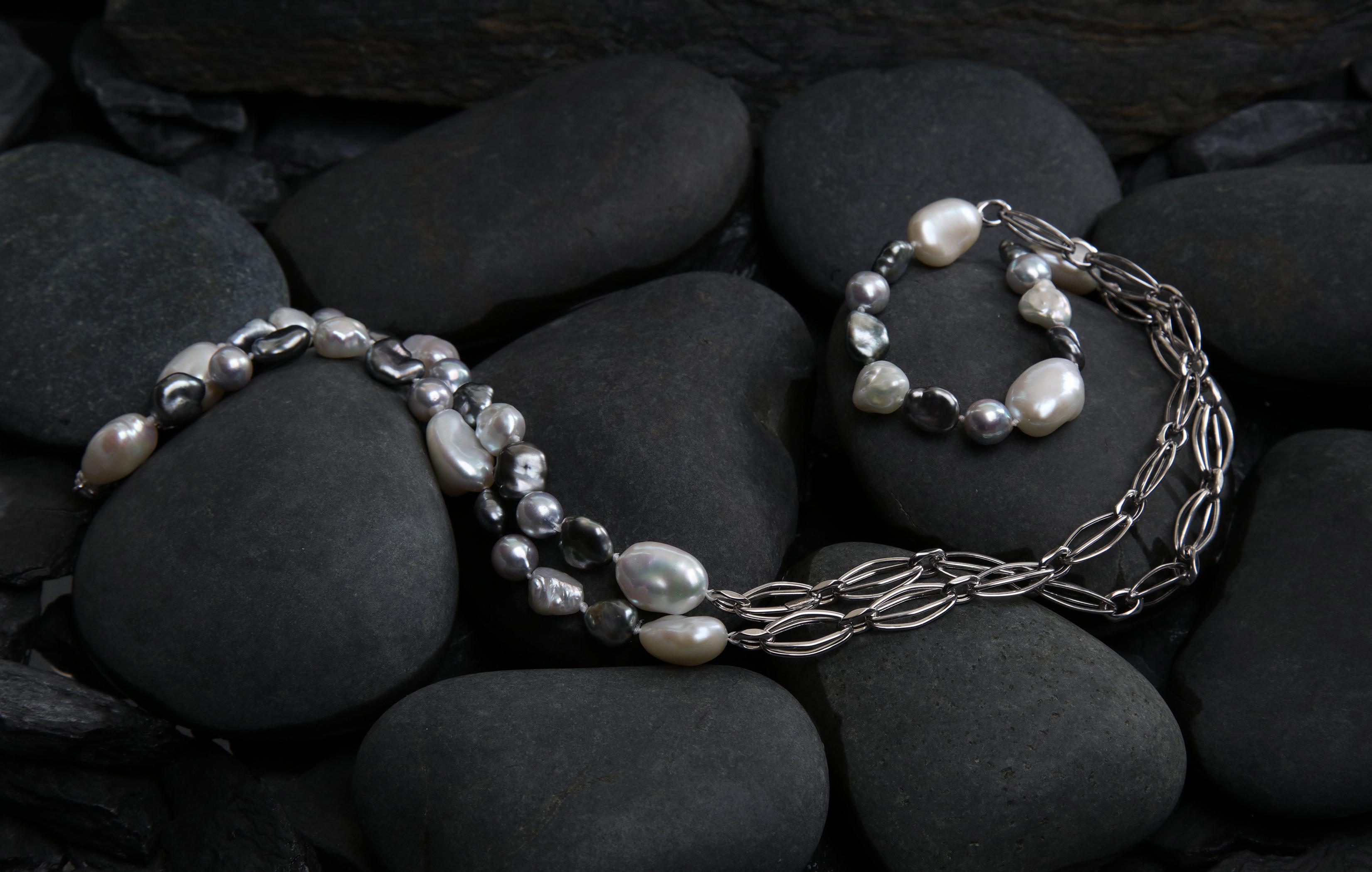 Contemporary Akoya, Keshi, and South Sea Pearls on a White Gold Chain For Sale
