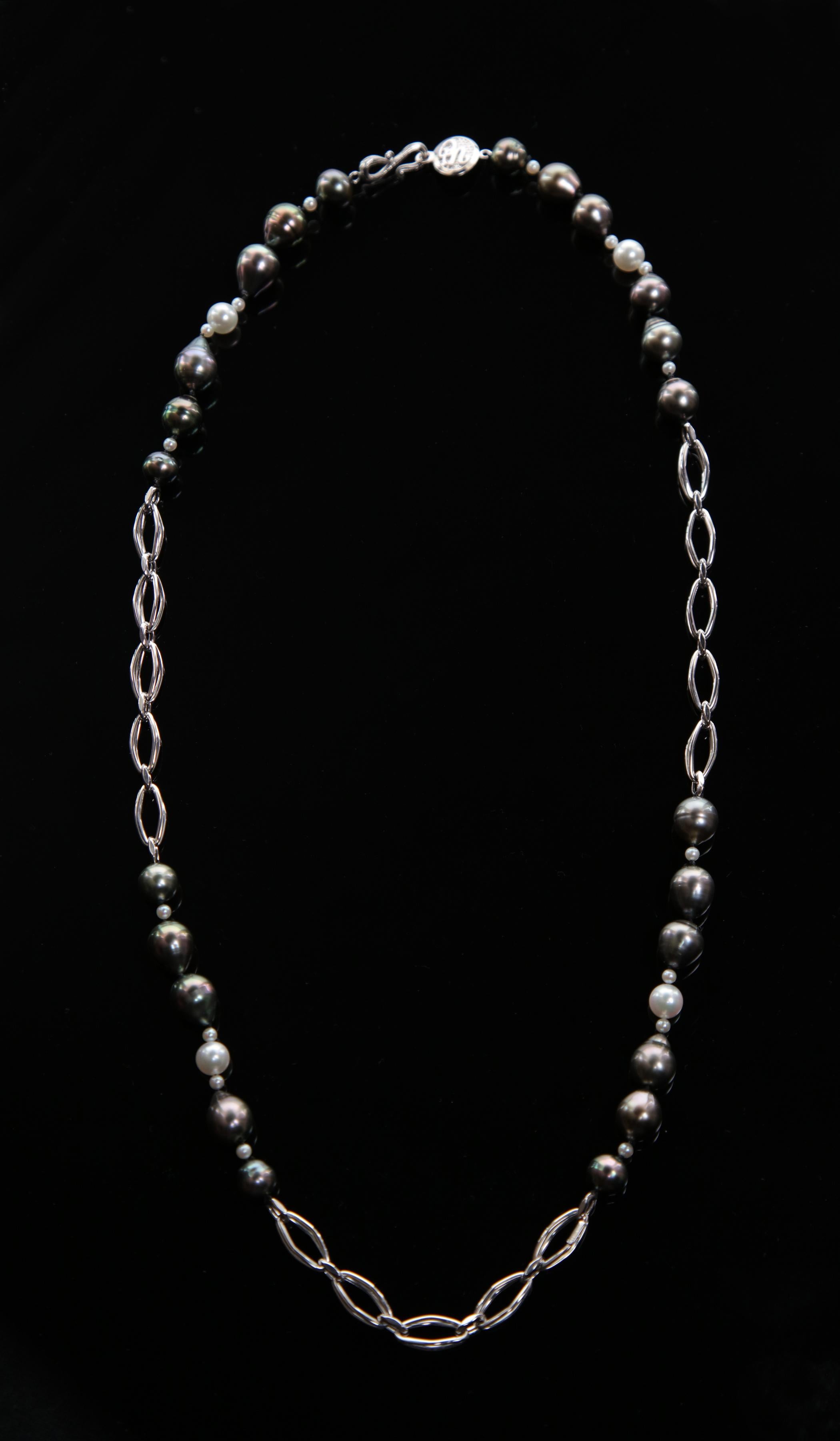 Black tie events are fun, and you are ready when your permanent collection includes a Tahitian and akoya pearl necklace, especially one combined with a luxurious, white gold chain.  Imagine how easy it is to plan a wardrobe when one of these 
