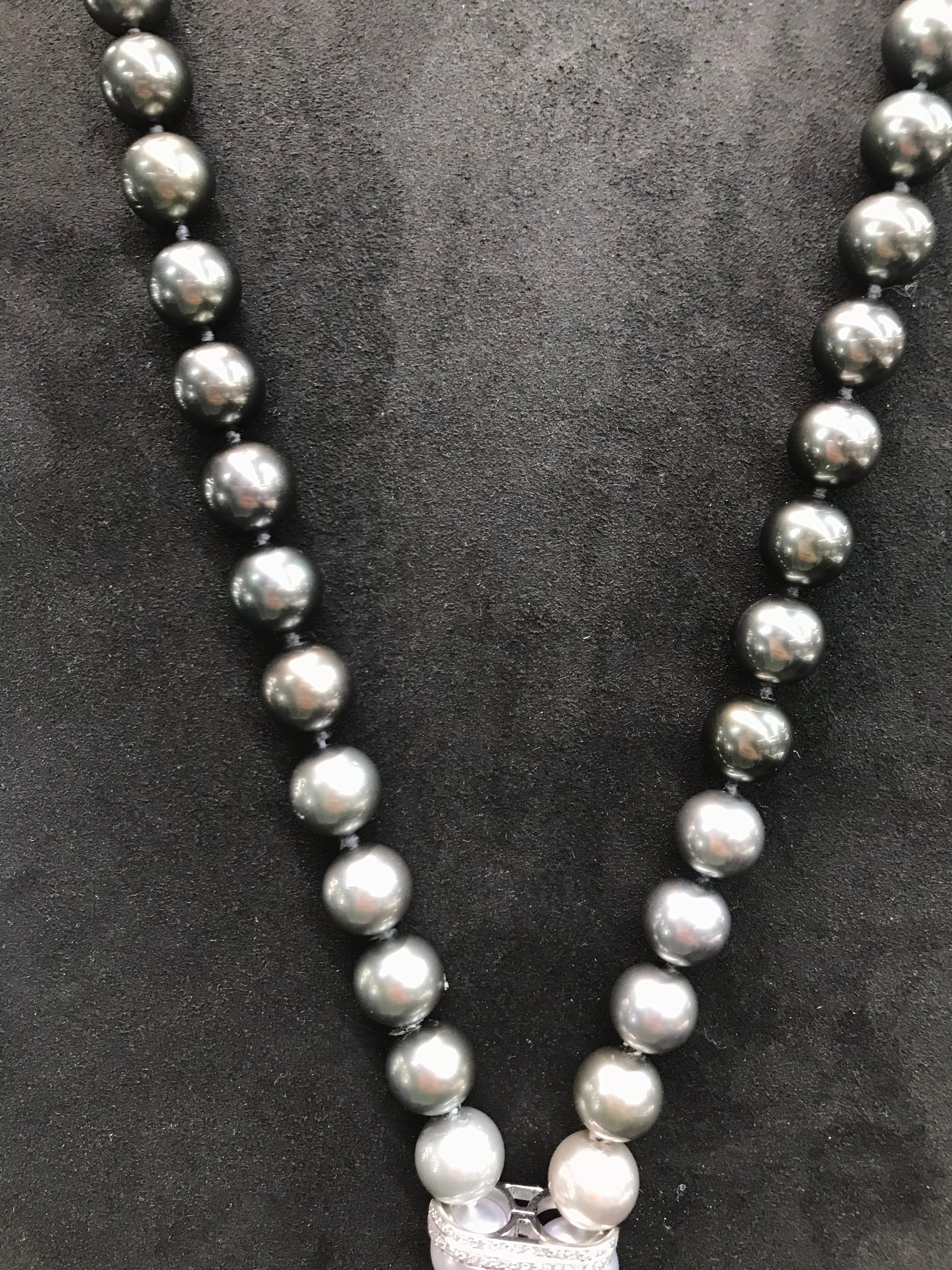 Opera Ombre South Sea White and Tahitian Pearls Diamonds 3.70 Carat 1