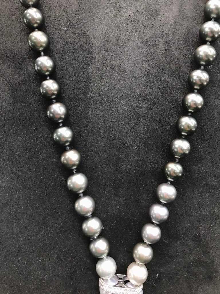 HARBOR D. Opera Ombre South Sea White and Tahitian Pearls Diamonds 3.70 Carat  For Sale 3