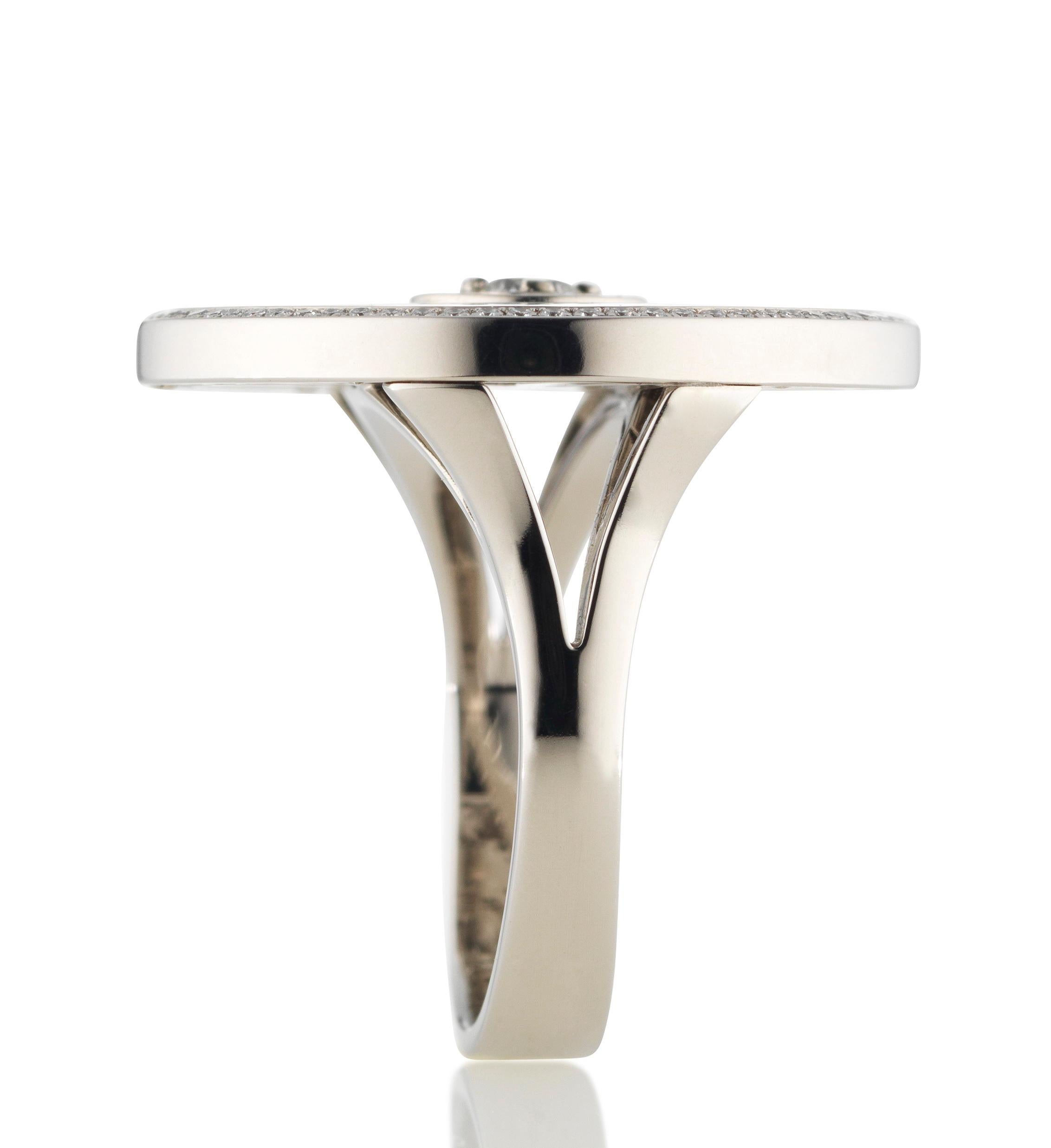 Contemporary Ring Round Silver Enamel 18k White Gold/Sterling 92 diamonds 0.37 ct Ø 22.3mm For Sale