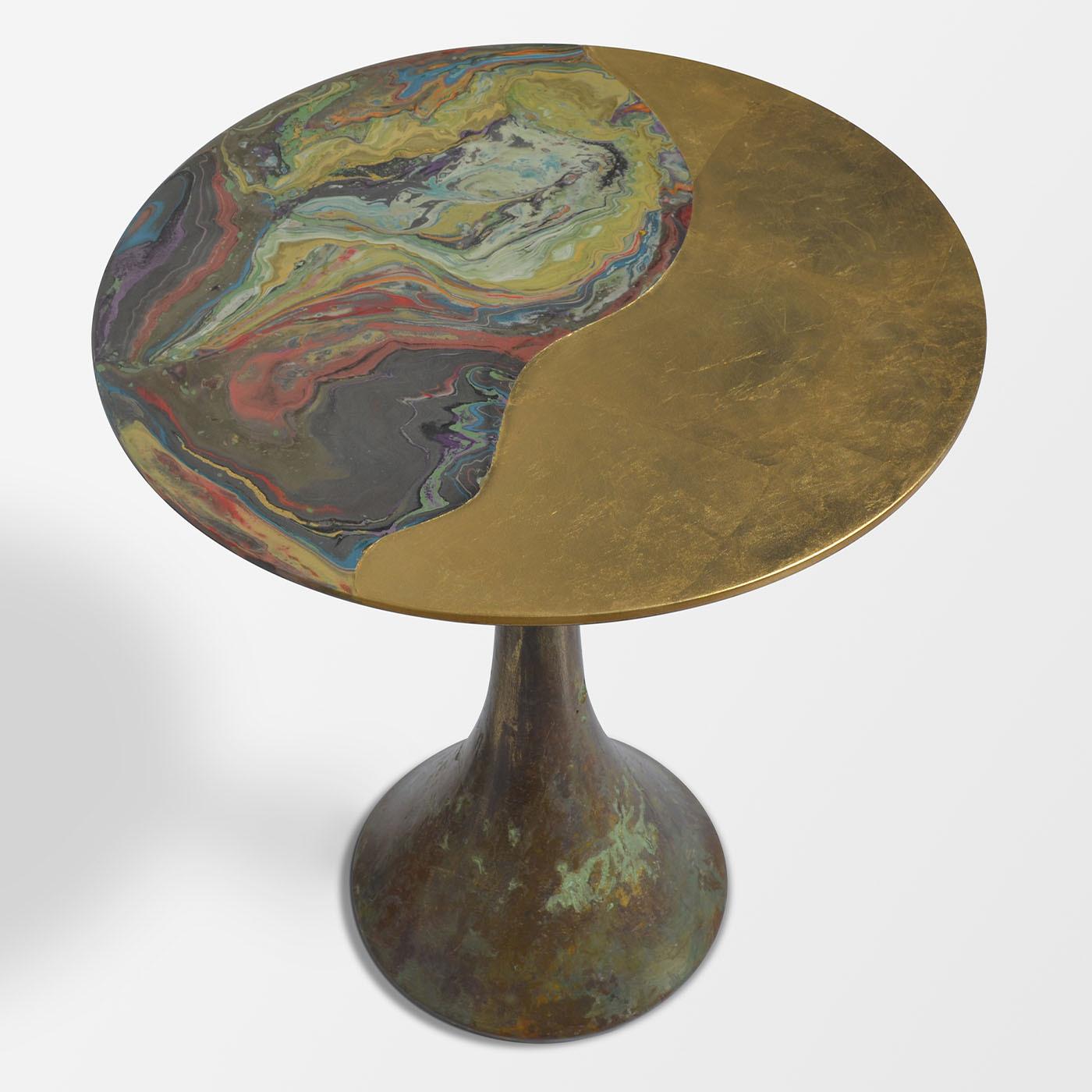 Autre Grande table d'appoint en métal polychrome Opera de Cupioli en vente