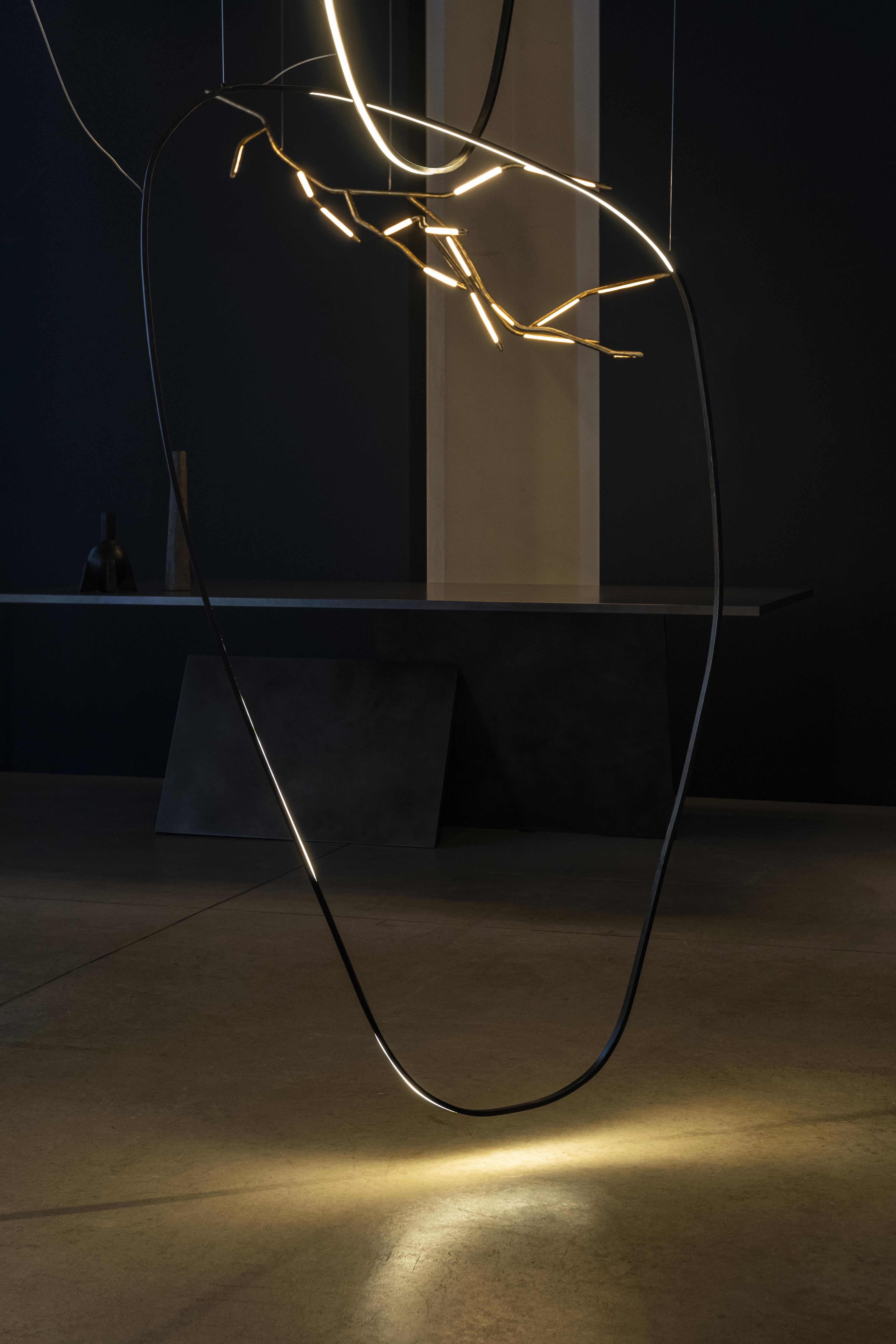 Ophelia-Leuchte aus Messing mit Skulptur, signiert von Morghen Studio im Angebot 7