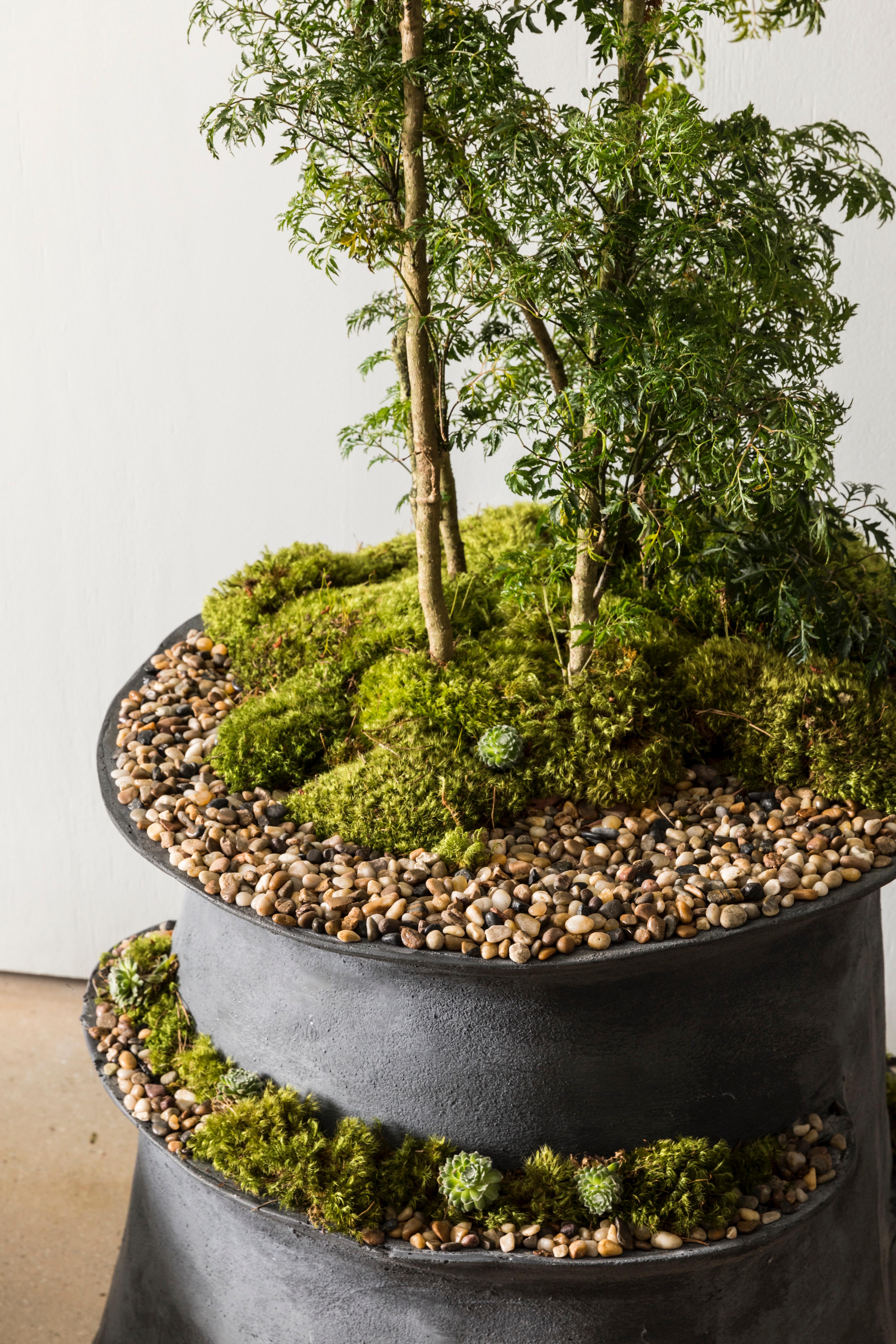 Jardinière en béton Echelon de OPIARY (D20