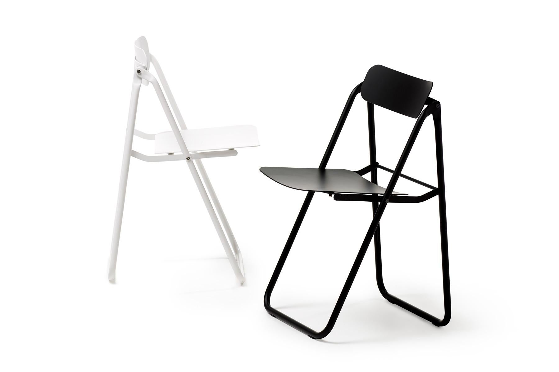 Contemporary Opinion Ciatti Con Fort Set of 2 Steel Folding Chairs For Sale