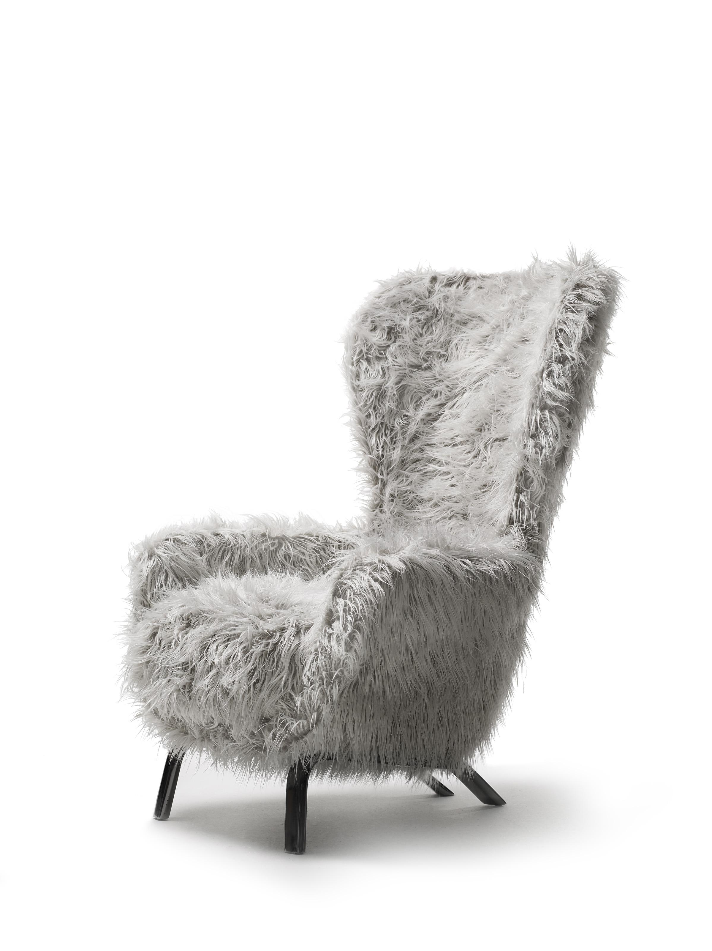 Modern Opinion Ciatti Guelfo Fur Wingback Armchair in White Mélange Synthetic Fur For Sale