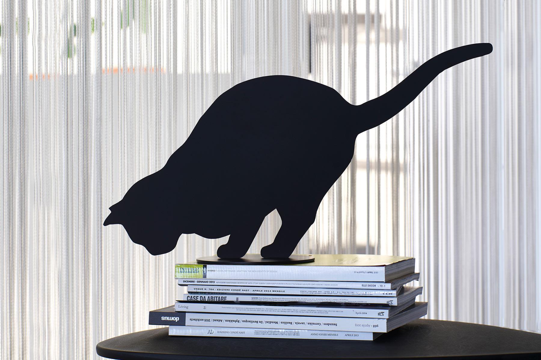 Opinion Ciatti Ombres de Chats #4 Bookend In New Condition For Sale In Brooklyn, NY