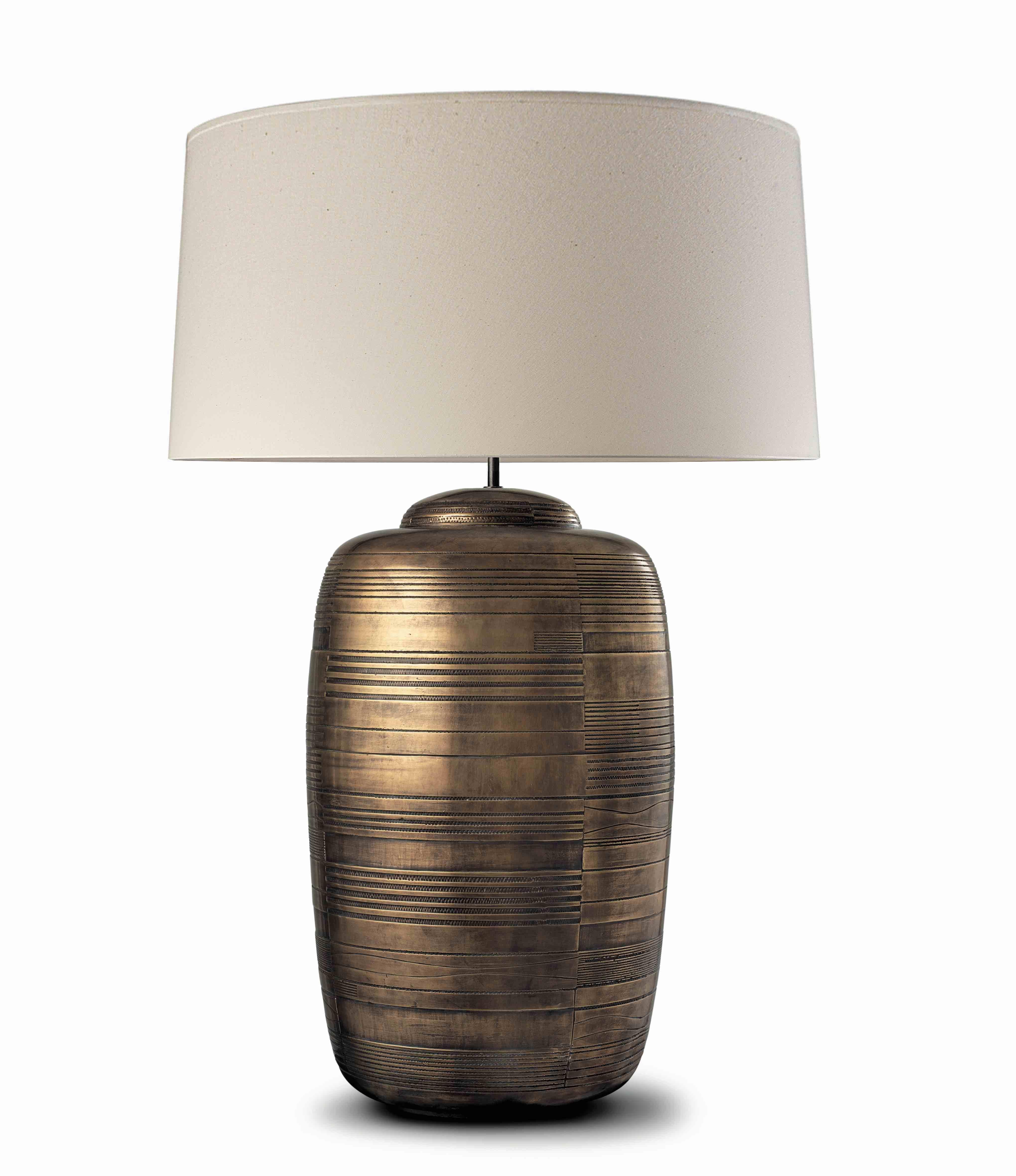 Contemporary Art Deco design handmade and hand-finished table lamp. We combine skilled craftsmanship with the finest materials to give shape to our designs. Its artisan finish makes each piece different from the other and easy to customize. Each
