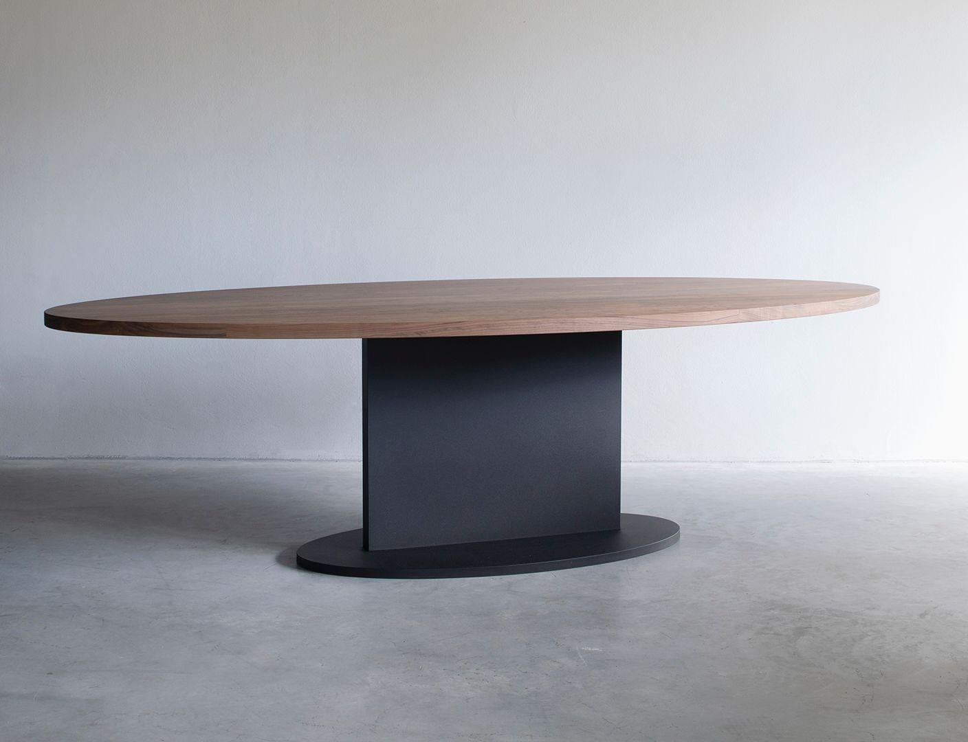 Opium Oval Table with Steel Base by Van Rossum In New Condition For Sale In Geneve, CH