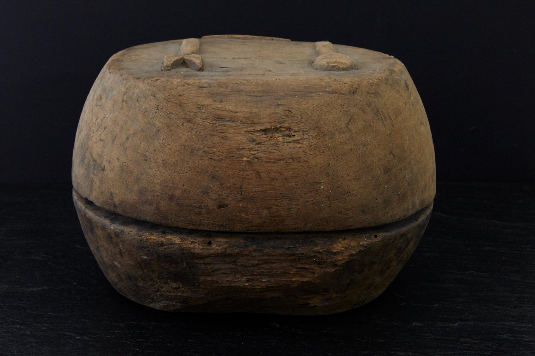 Opon Igede Ifa - Divination Bowl, Yoruba People, Nigeria, Early 20th Century For Sale 3