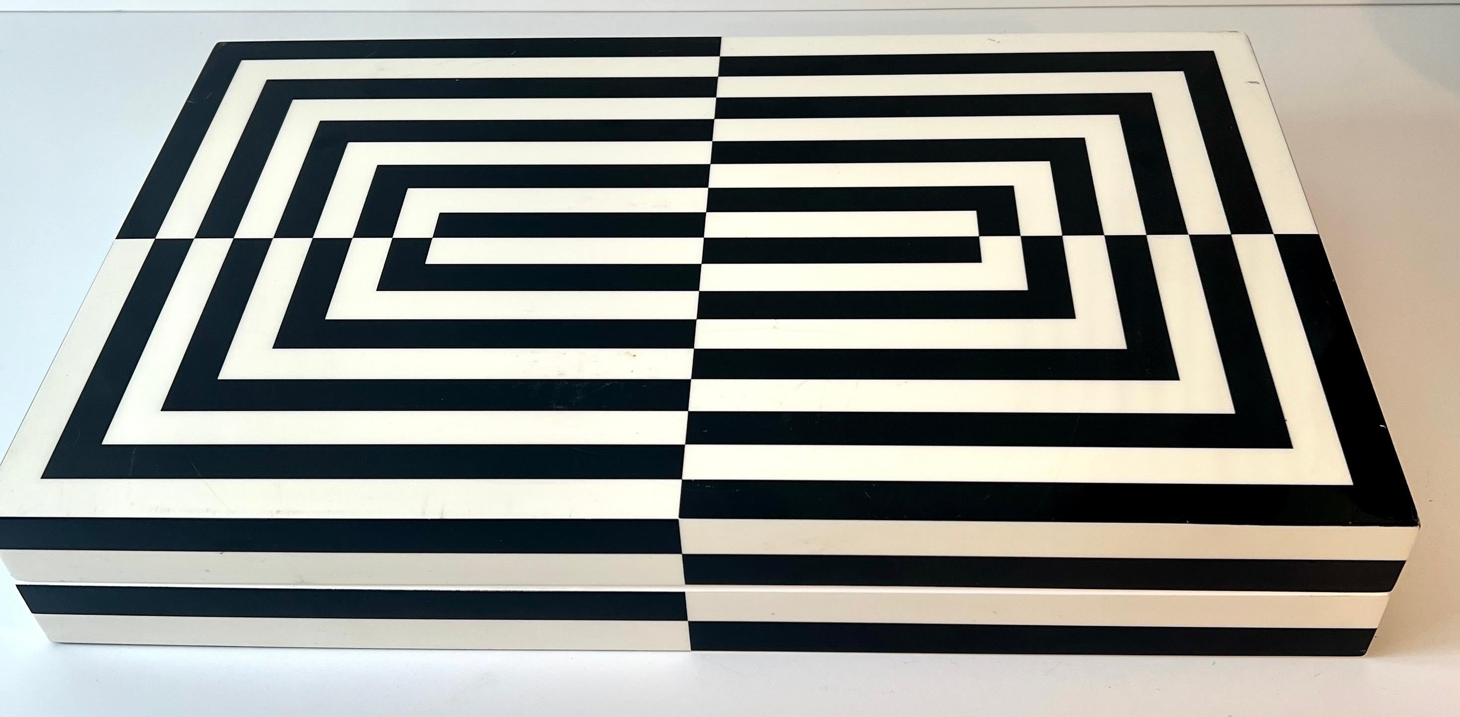 Modern Optical Black and White Lacquer Hinged Backgammon Game For Sale