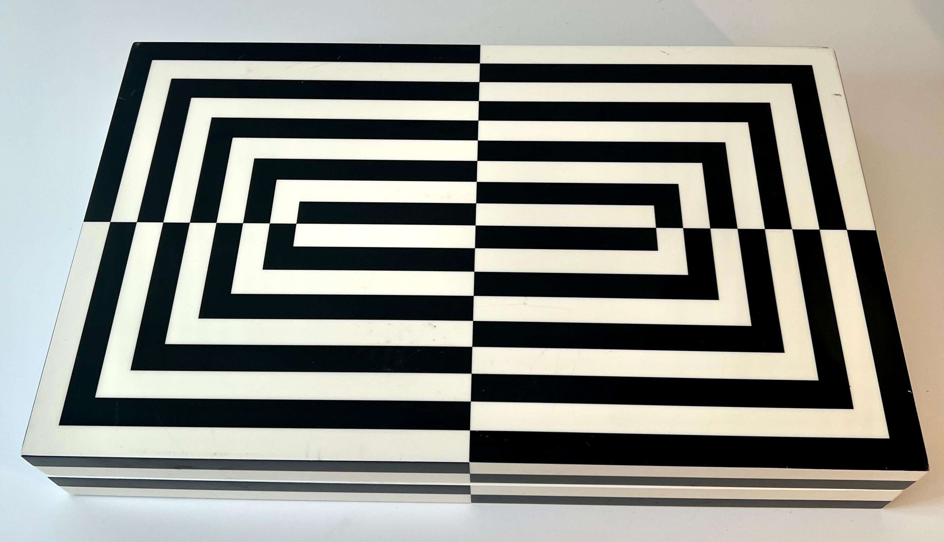Polished Optical Black and White Lacquer Hinged Backgammon Game For Sale