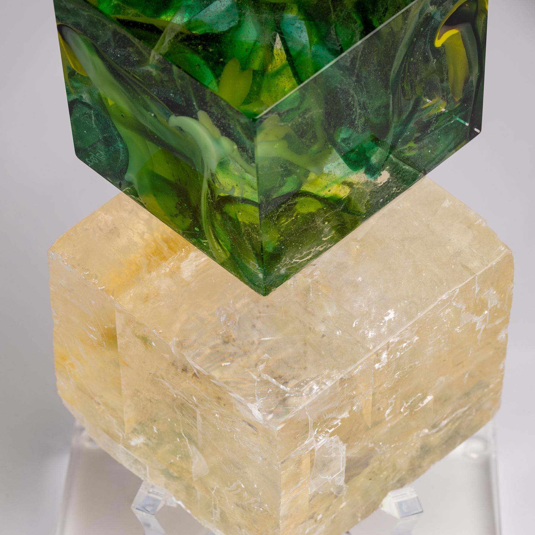 Optische Fusion-Skulptur aus Calcite und geblasenem Glas auf Acrylsockel im Angebot 3