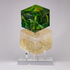 Optische Fusion-Skulptur aus Calcite und geblasenem Glas auf Acrylsockel