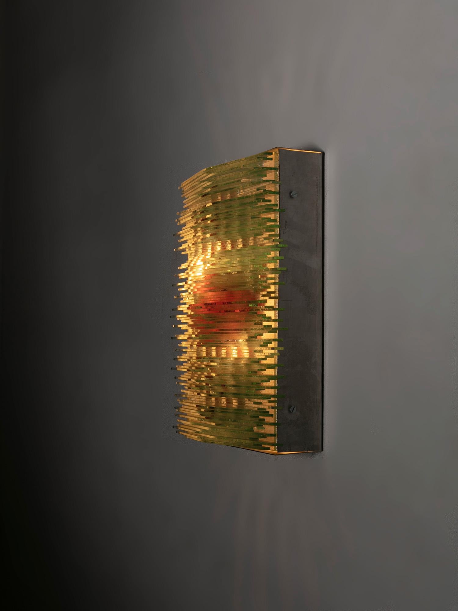 Optical Geometric Glass Sconce by Lumenform, Italy, 1970s In Good Condition For Sale In Milan, IT