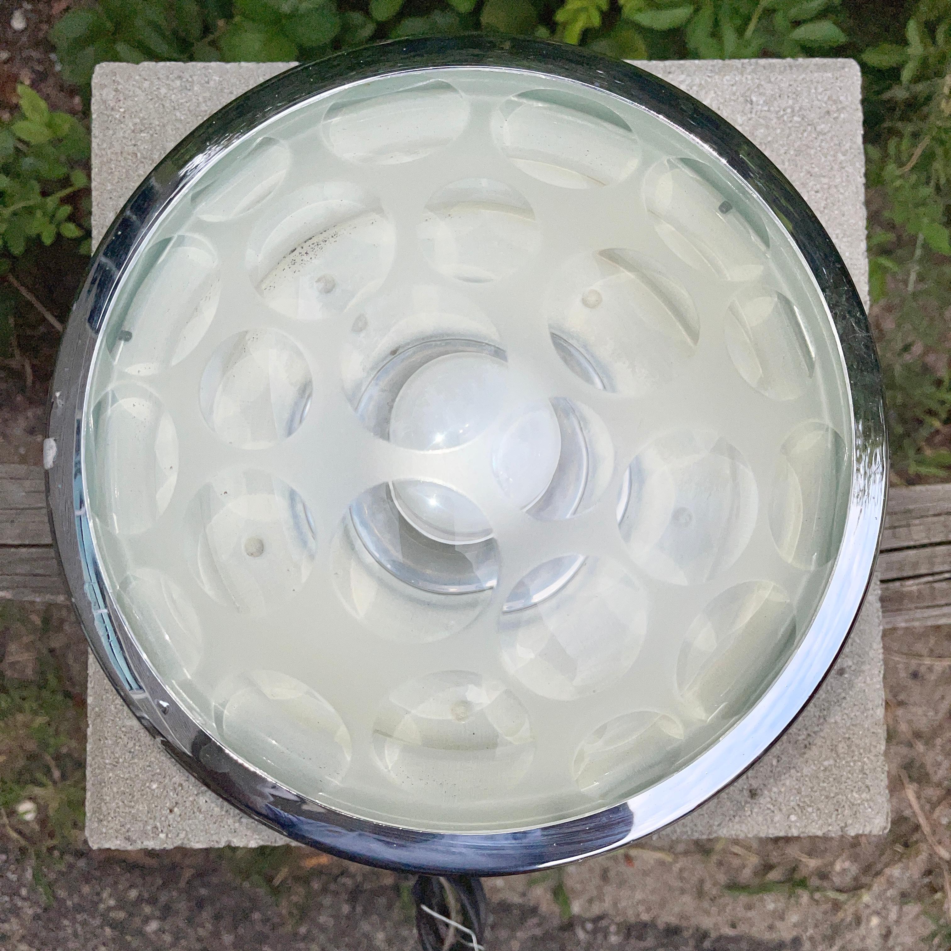 Luz empotrada de cristal óptico y cromo Era espacial en venta