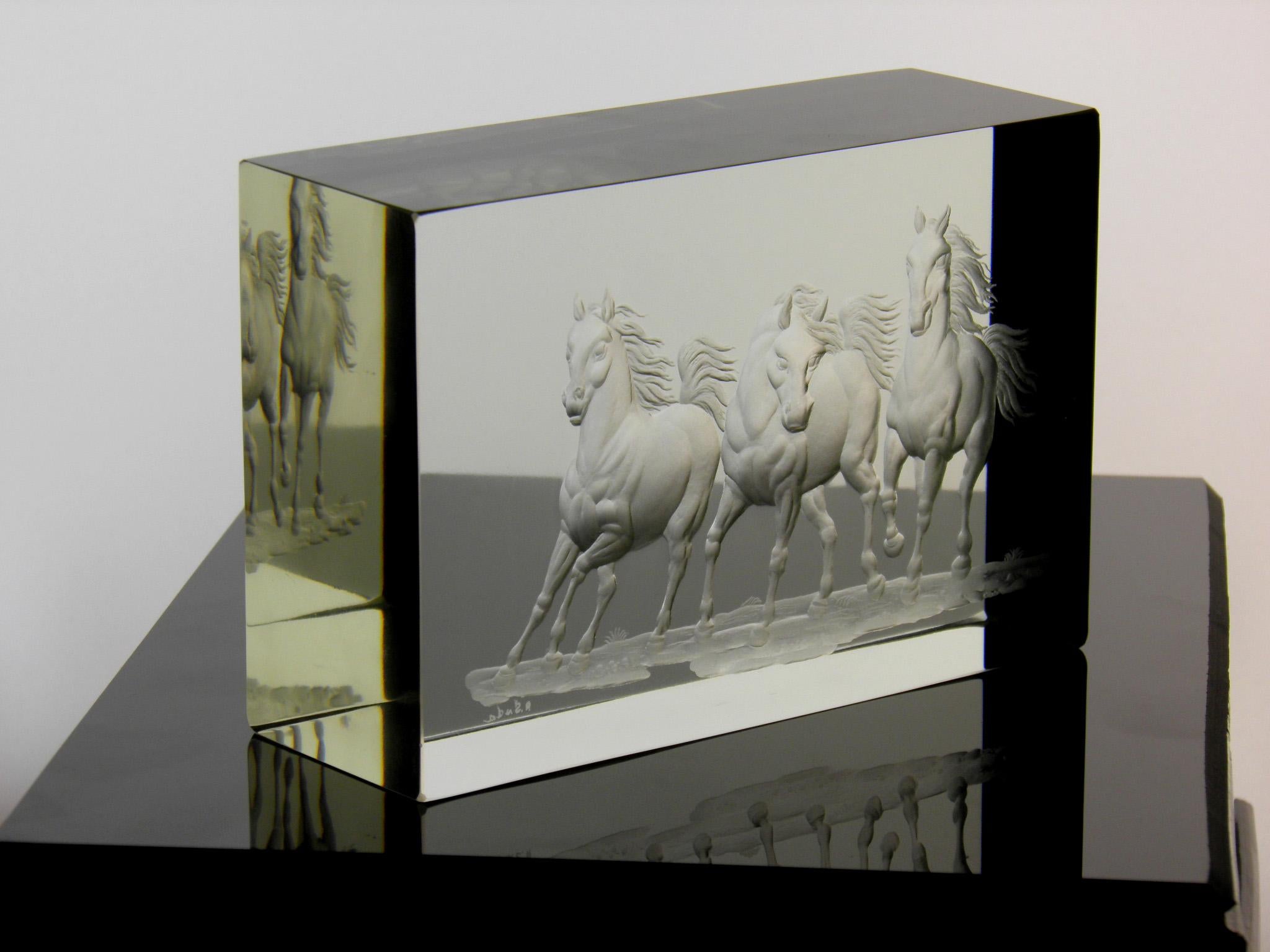 Optical Glass Block Horse Motive Handcut Bohemian European In Excellent Condition In Nový Bor, CZ