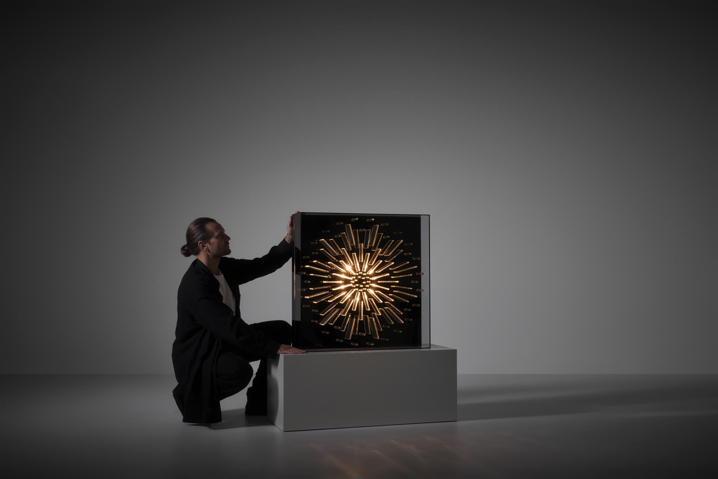 Late 20th Century Optical Methacrylate light sculpture, France 1970s For Sale