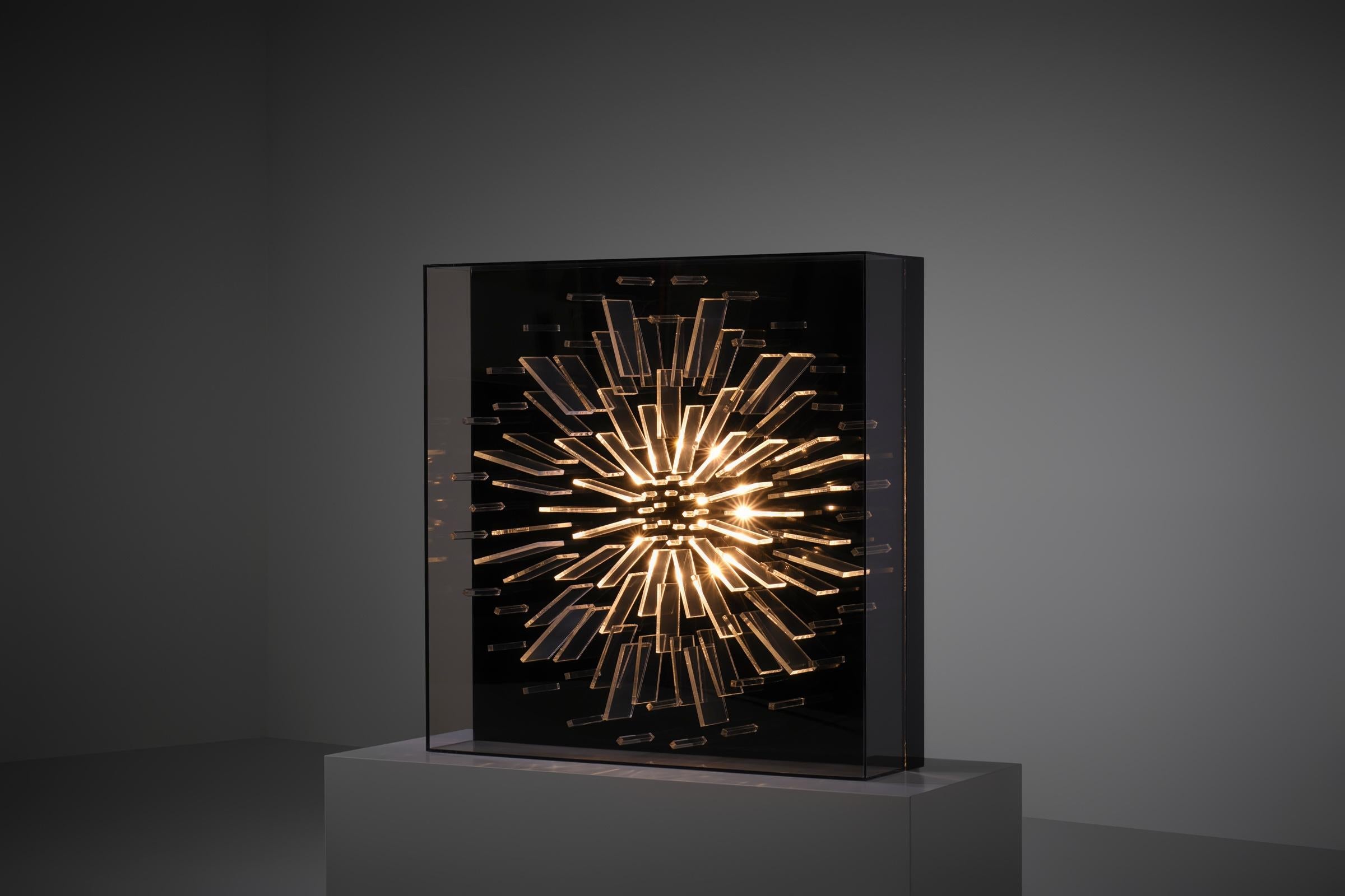 Optical Methacrylate light sculpture, France 1970s For Sale 2