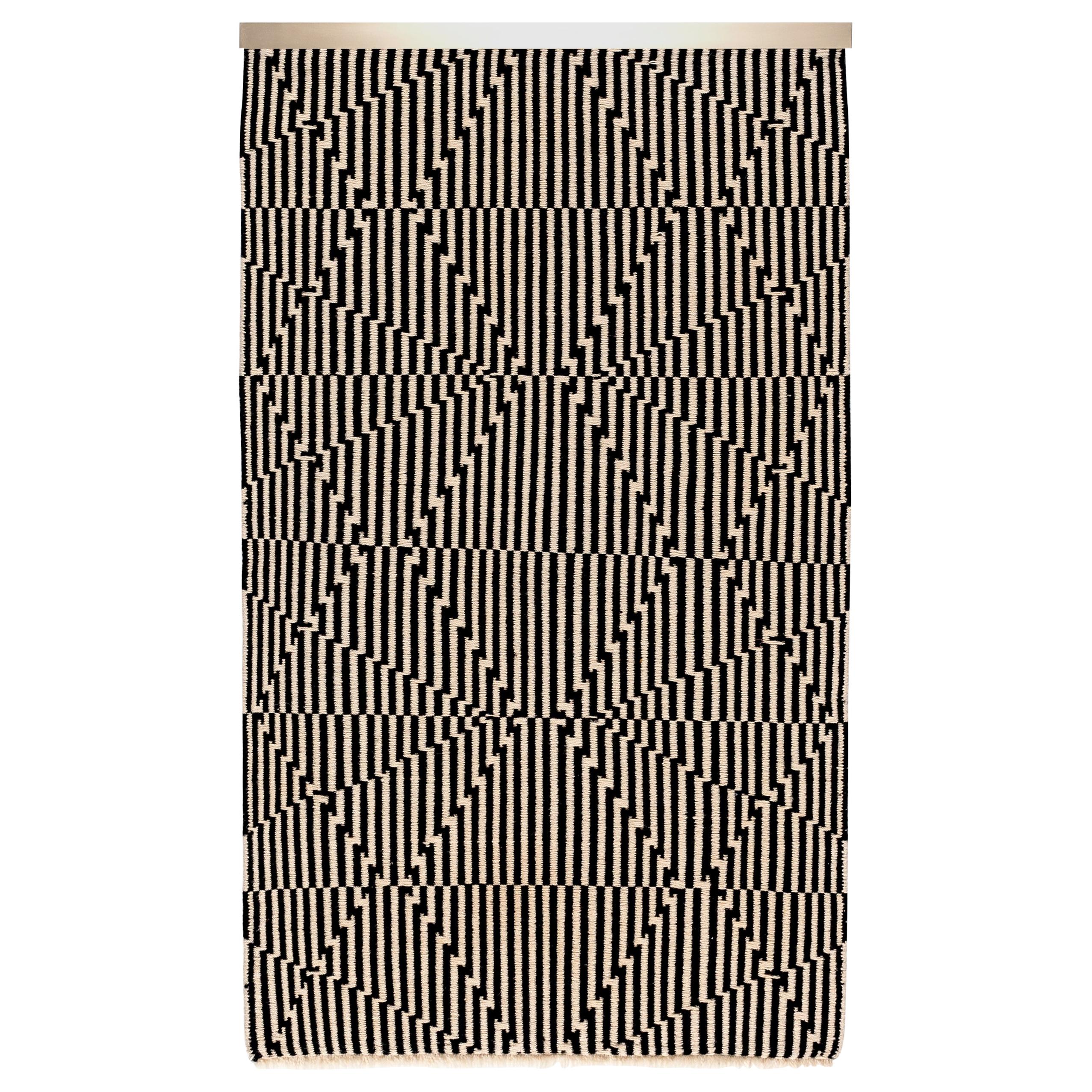 Opticals Wall Hanging Intersection Handwoven Wool in Black and White En stock en vente