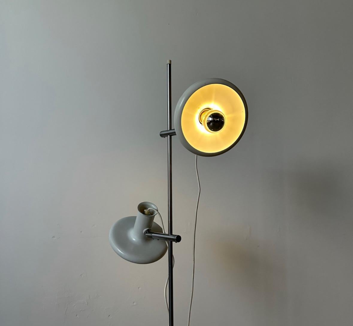 Optima Danish Floor Lamp by Hans Due for Fog & Mørup, 1970s In Good Condition In Tel Aviv-Yafo, Tel Aviv District