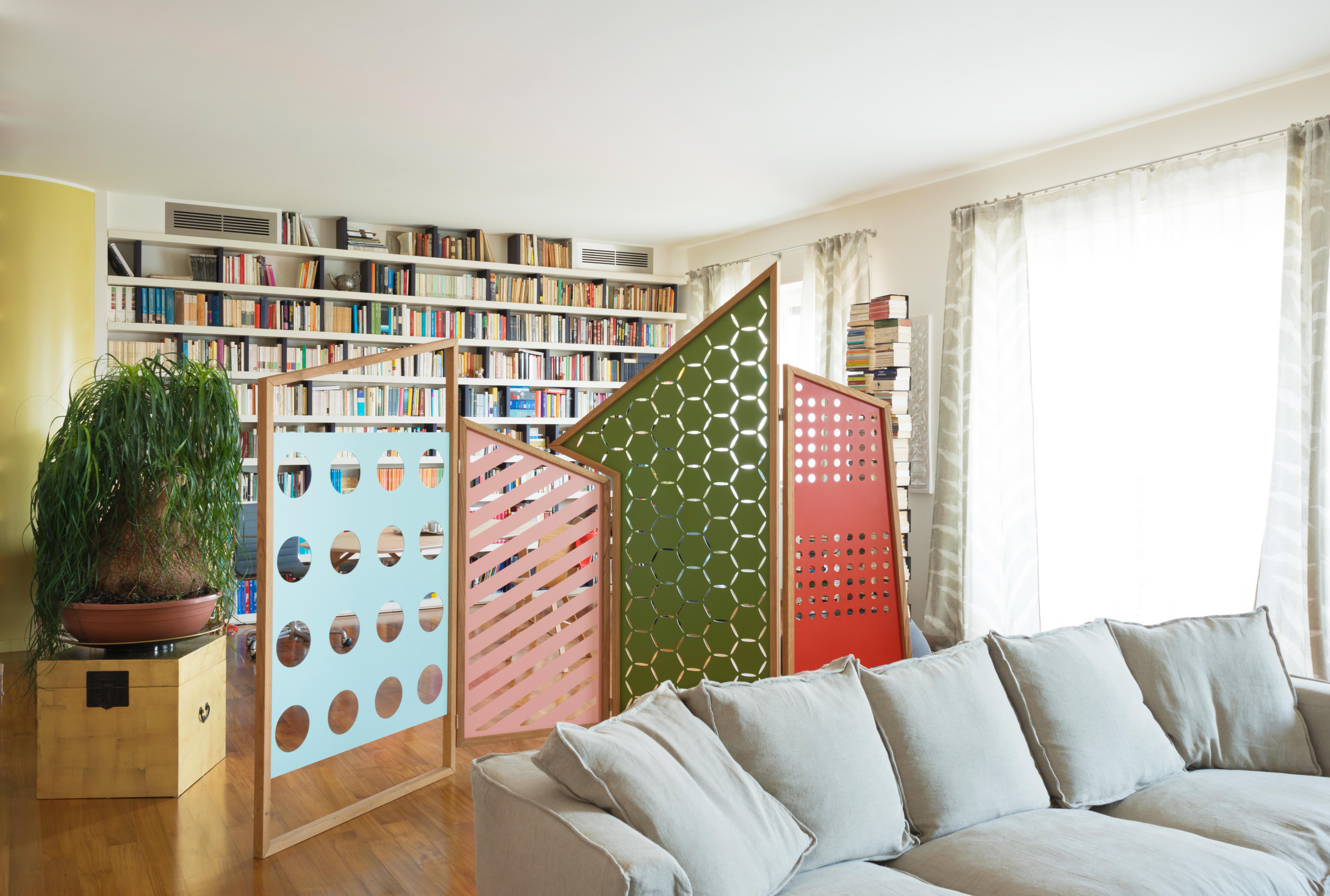 Opto, klappbarer Raumteiler A, Schwarz, Eiche natur, minimalistisch, Bauhaus-Motiv (21. Jahrhundert und zeitgenössisch) im Angebot