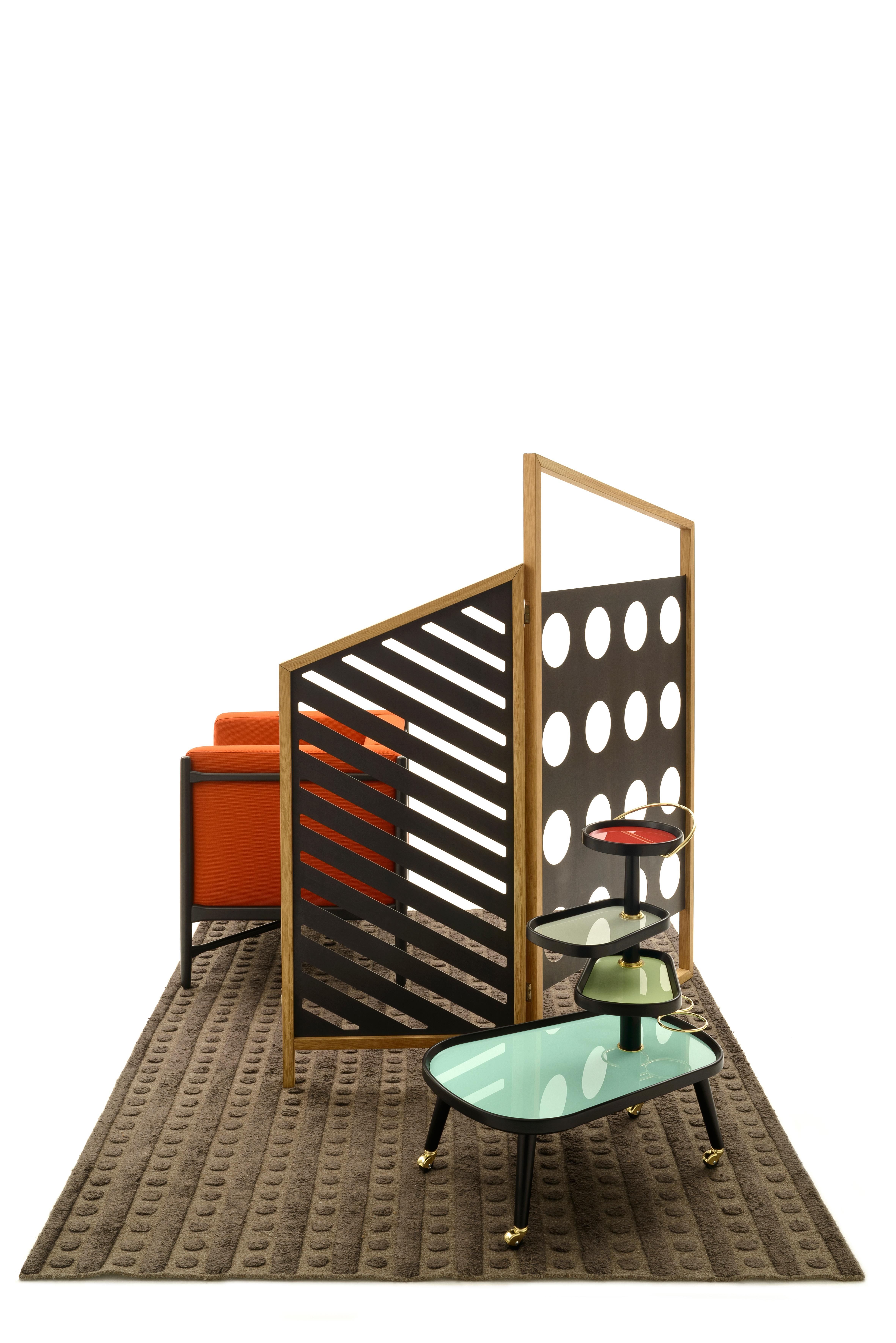 Opto, klappbarer Raumteiler B, Schwarz, Rahmen aus natürlicher Eiche, minimalistisch, Bauhaus- Mood (Italienisch) im Angebot