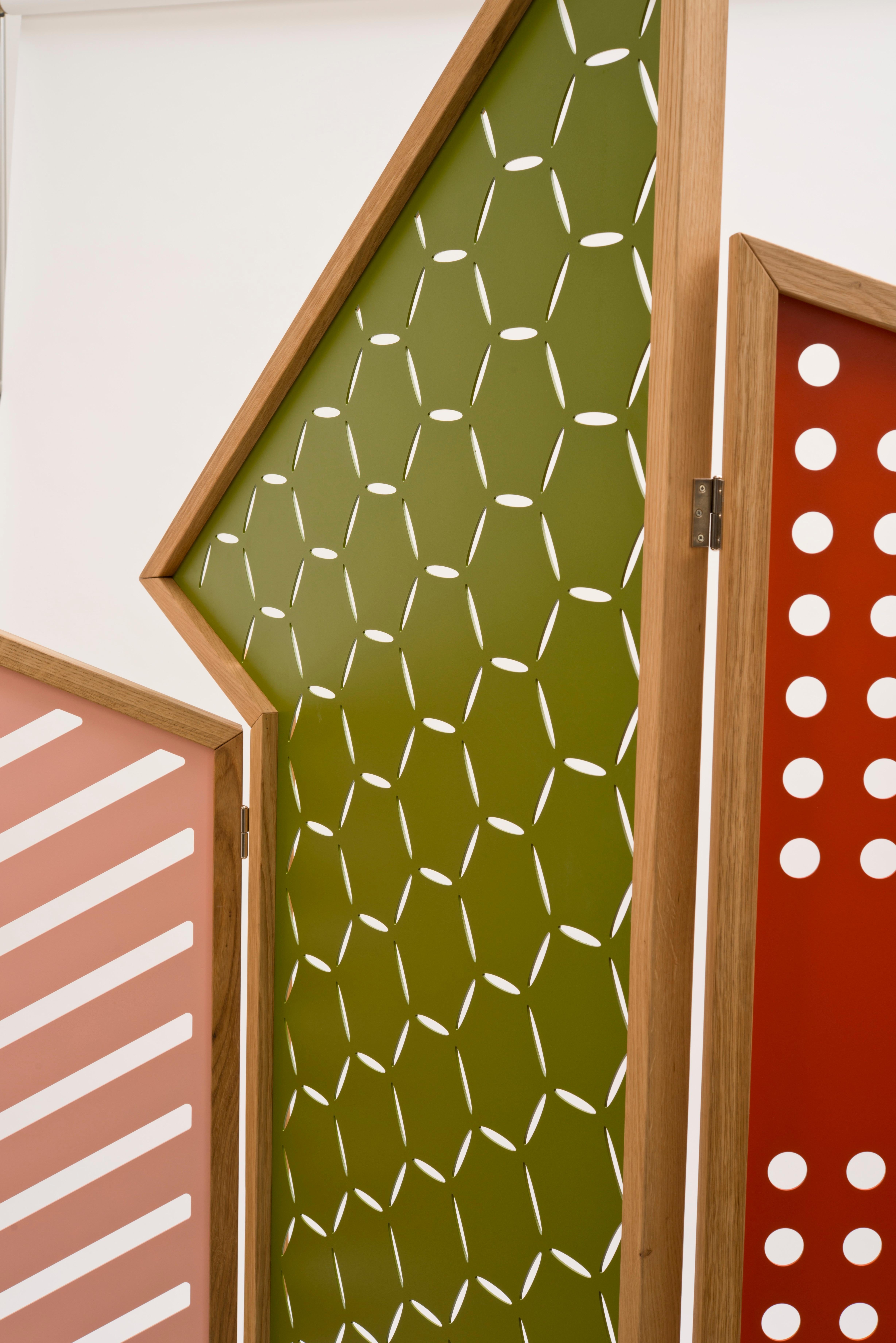 Opto, Minimalist Folding Screen Bauhaus Mood, Oak Frame and Black Panels For Sale 3