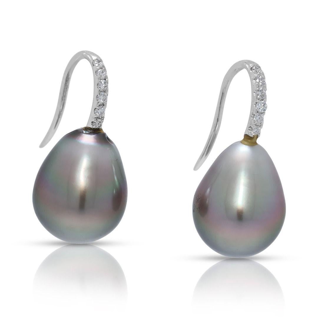 Taglio rotondo Opulent 0.06ct Natural Diamond & South Sea Pearl 18K White Gold Hook Earrings in vendita