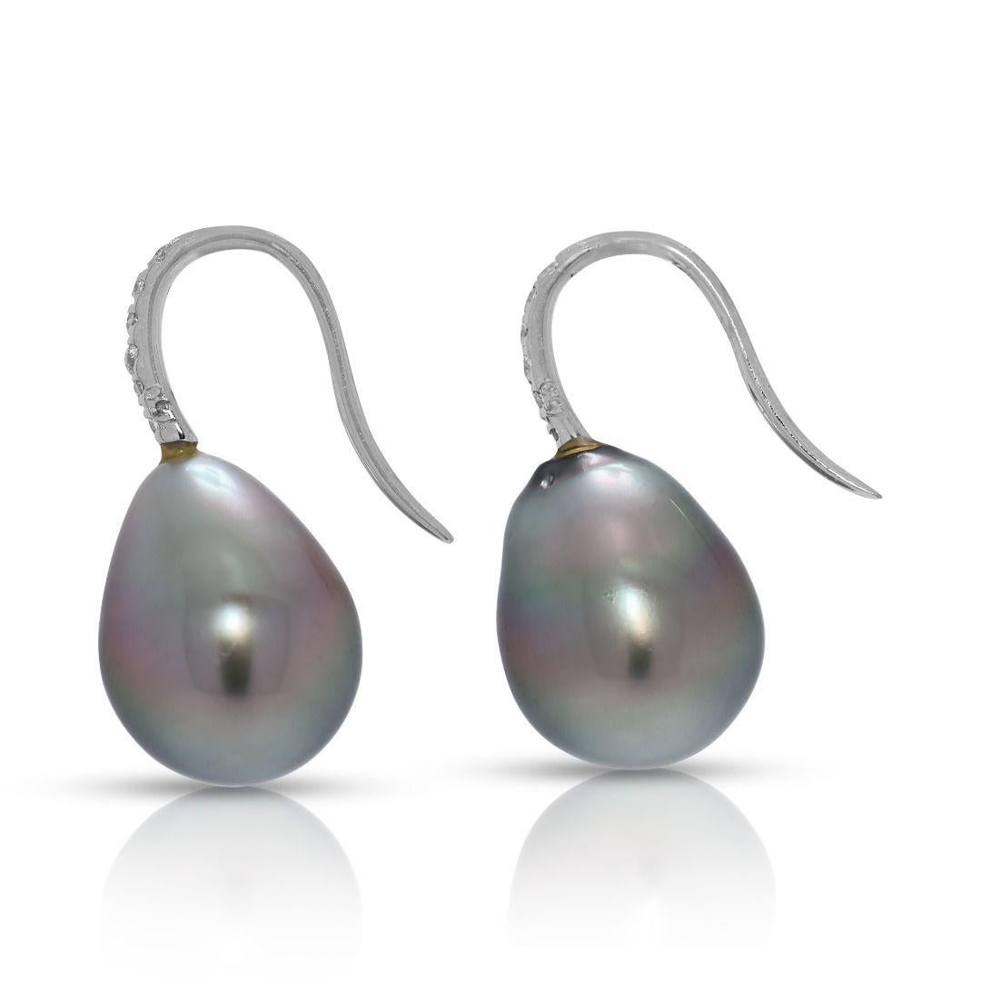 da uomo o donna Opulent 0.06ct Natural Diamond & South Sea Pearl 18K White Gold Hook Earrings in vendita