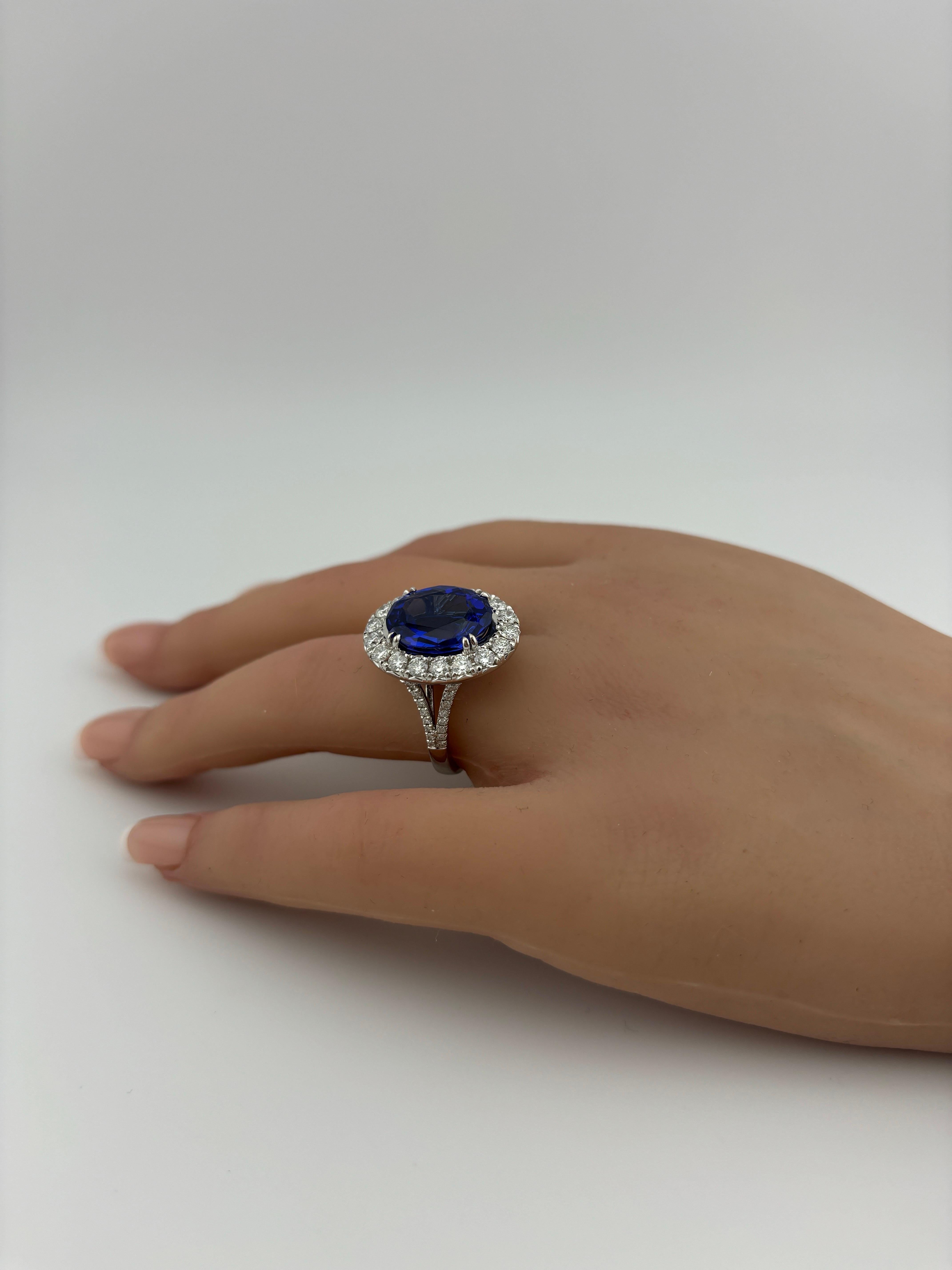 Opulent 18k White Gold Tanzanite & Diamond Halo Cocktail Ring For Sale 4