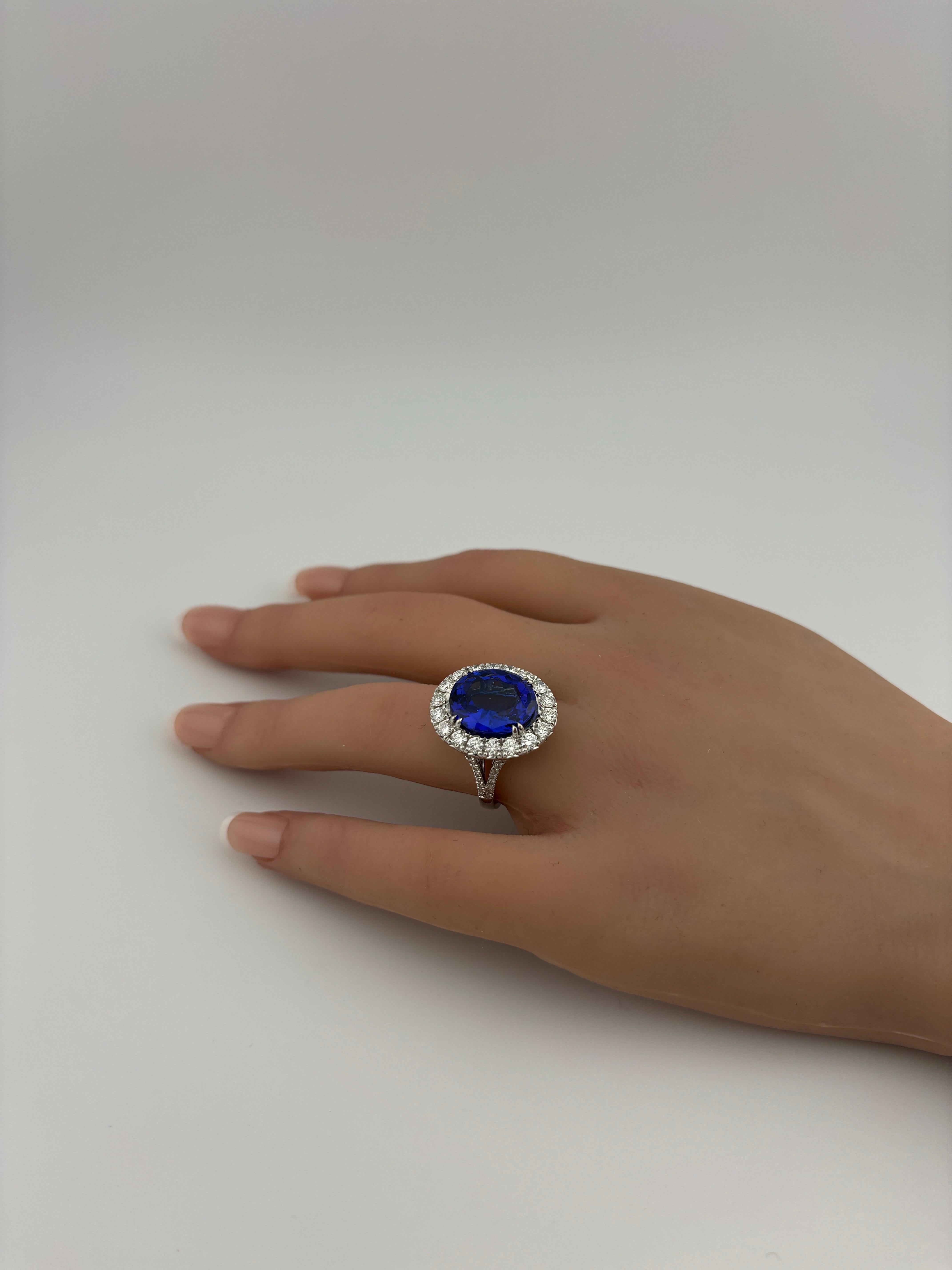 Opulent 18k White Gold Tanzanite & Diamond Halo Cocktail Ring For Sale 3