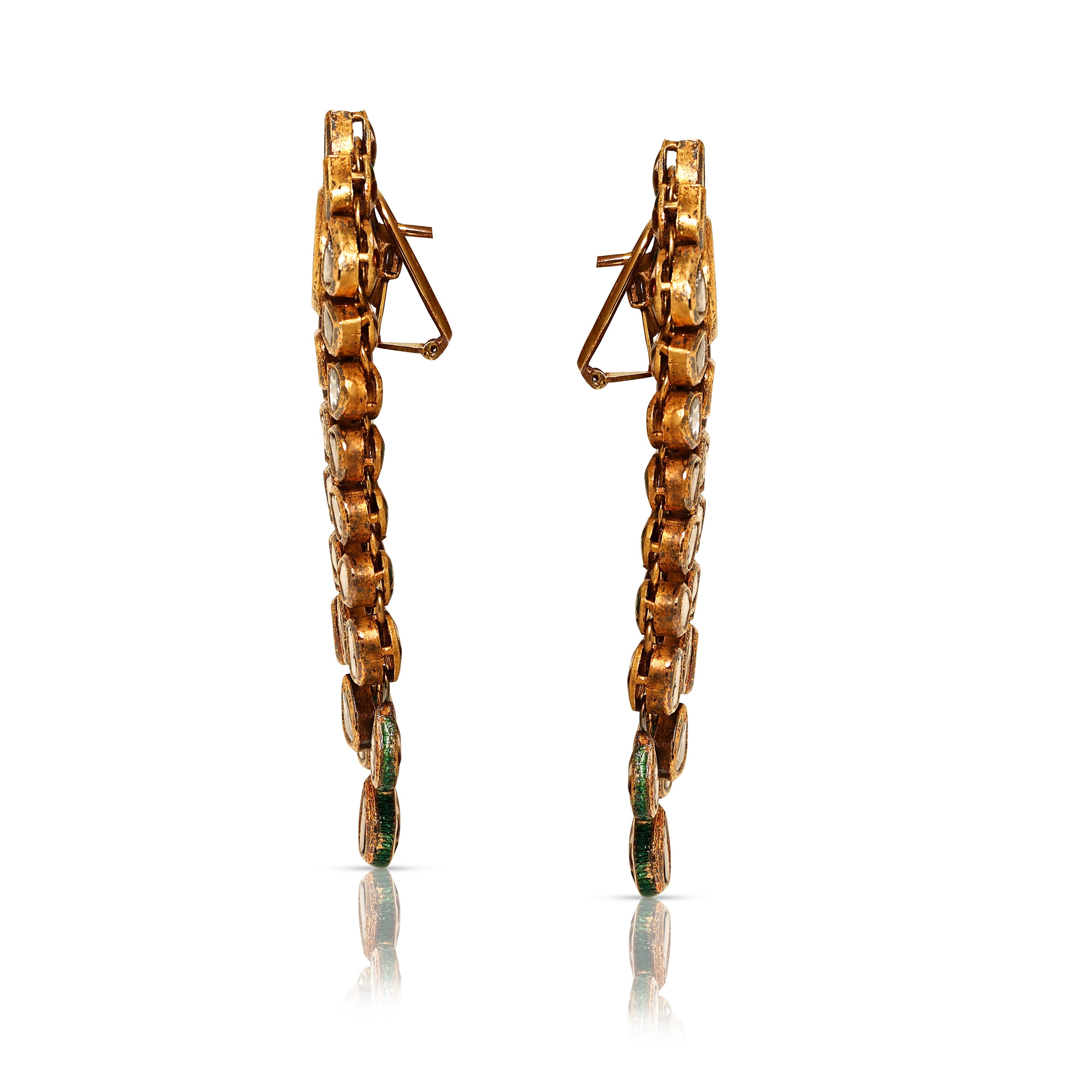 Boucles d'oreilles opulentes en or jaune 20 carats et diamants naturels de 52 carats Pour femmes en vente