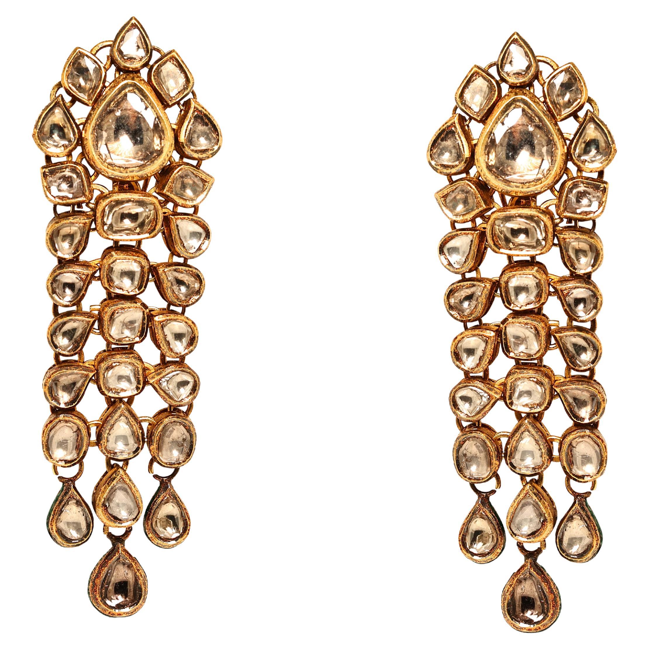 Boucles d'oreilles opulentes en or jaune 20 carats et diamants naturels de 52 carats en vente