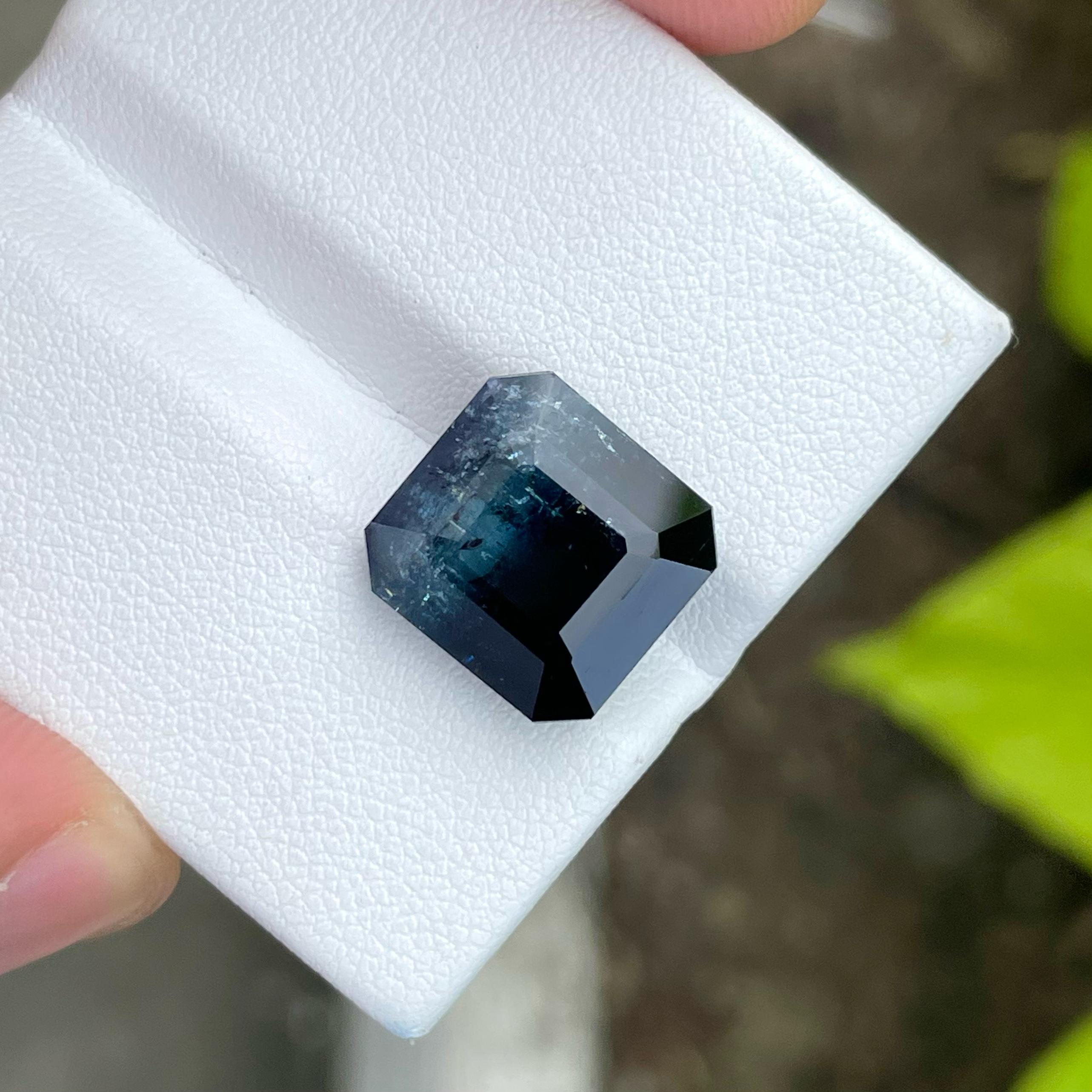 Weight 11.25 carats 
Dimensions 12.8 x 12.3 x 8.2 mm
Treatment None 
Origin Afghanistan 
Clarity Included 
Shape Octagon
Cut Emerald


Discover the captivating allure of a genuine 11.25-carat Bicolor Rare Tourmaline, expertly cut in a mesmerizing