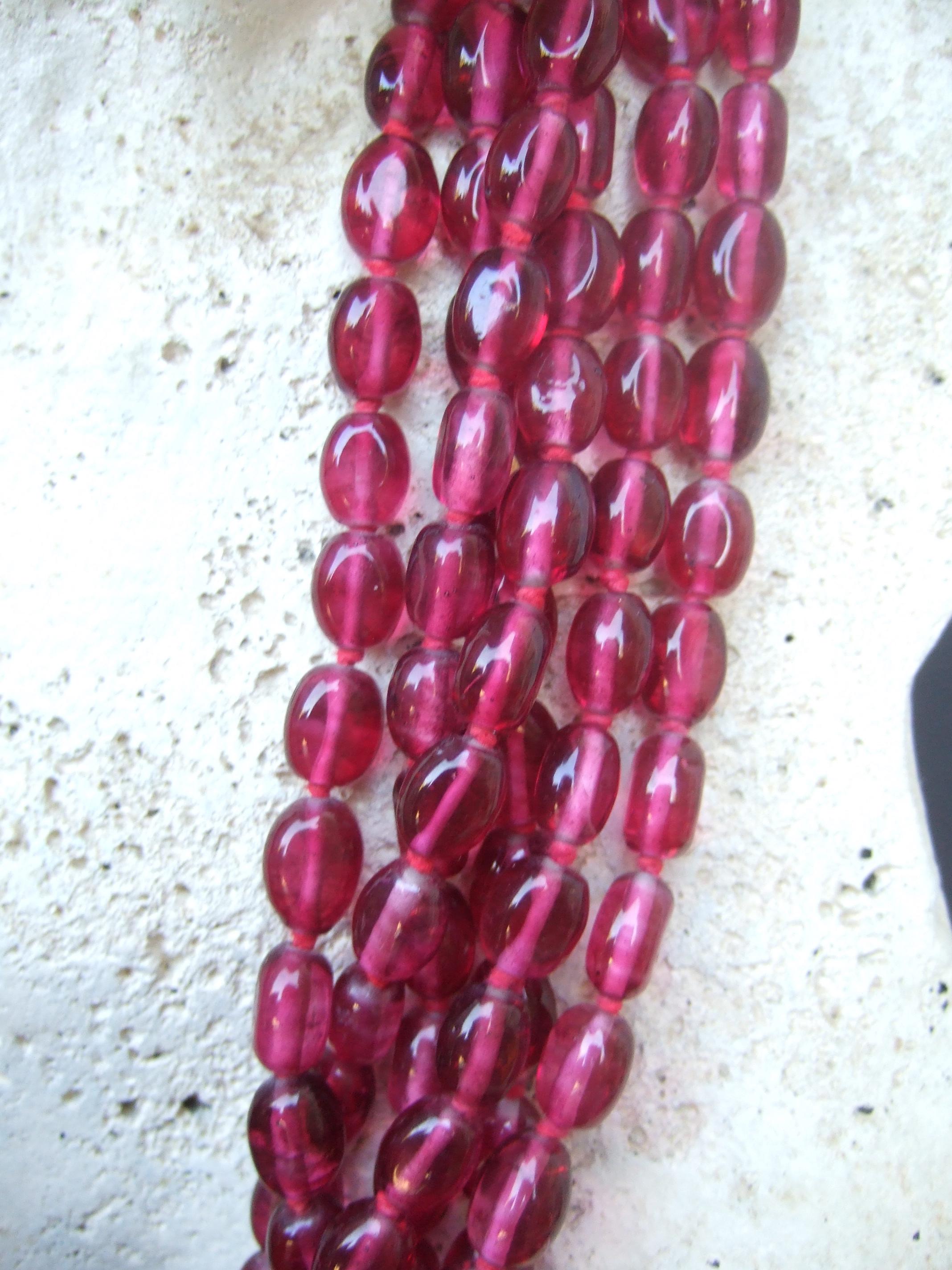 Opulenta collana a più fili con perline di vetro, anni '80, C.C. in vendita 10