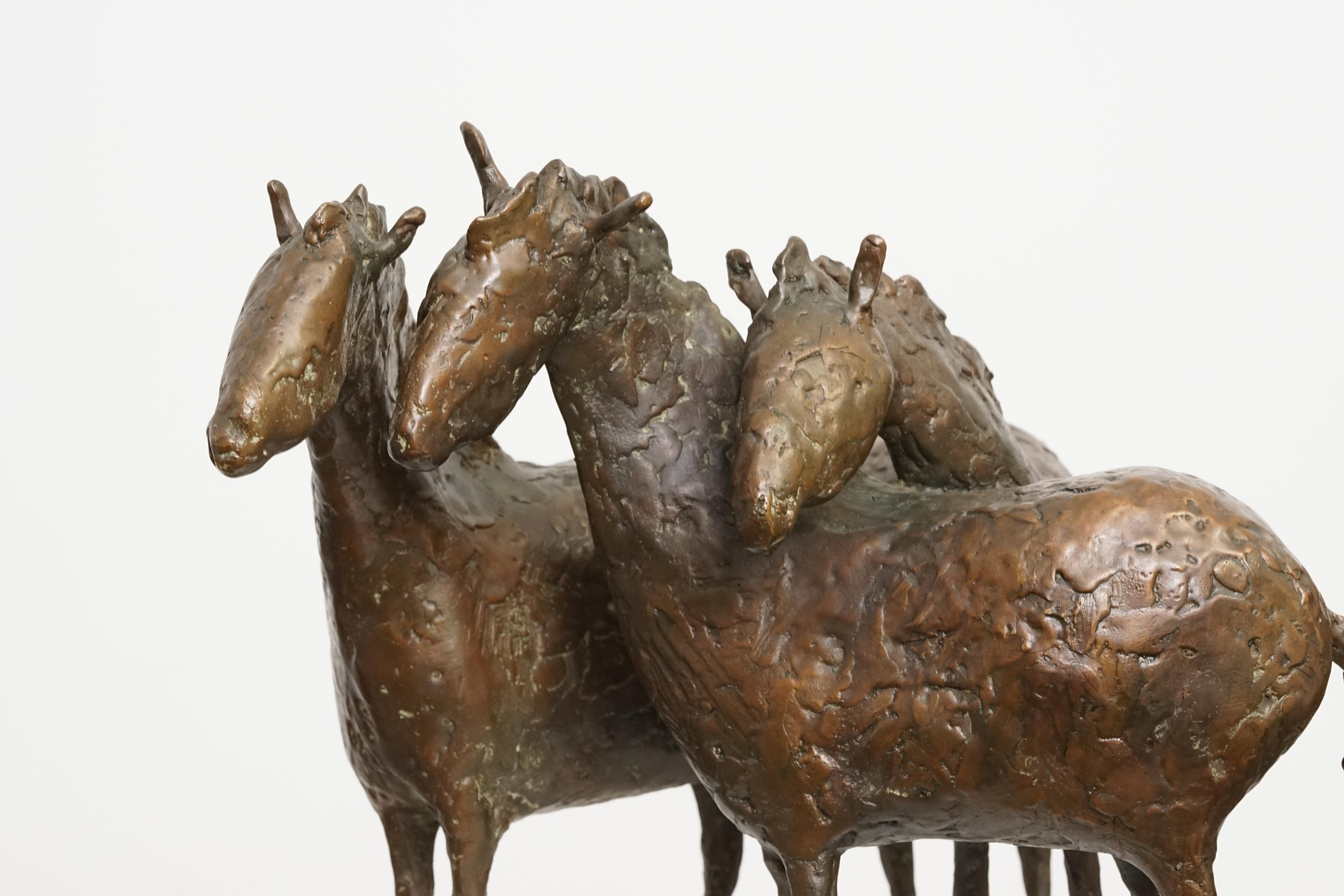 Impresionante caballo de bronce del artista y escultor alemán Wolfgang Binding (*1937). 

Las obras del artista se encuentran en espacios públicos, en el Guggenheim Museum de Nueva York, en colecciones privadas, así como en exposiciones nacionales e